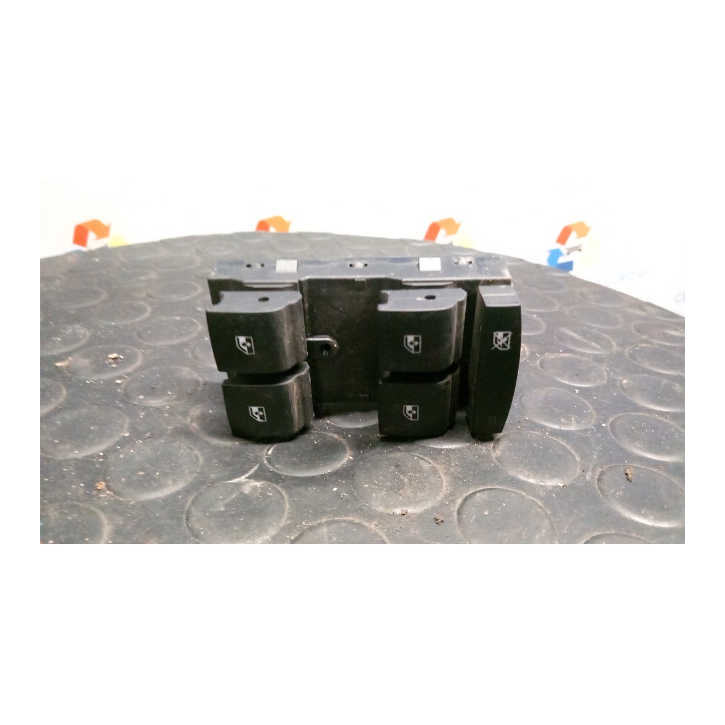 BLOCCO COMANDI ALZACRISTALLI C/CRISTALLI POST.ELETTRICI 075 OPEL MERIVA (S10) (04/10-) A17DTS 13305011
