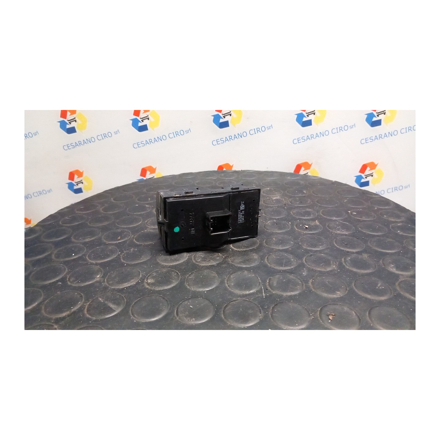 BLOCCO COMANDI ALZACRISTALLI C/CRISTALLI POST.ELETTRICI 075 OPEL MERIVA (S10) (04/10-) A17DTS 13305011