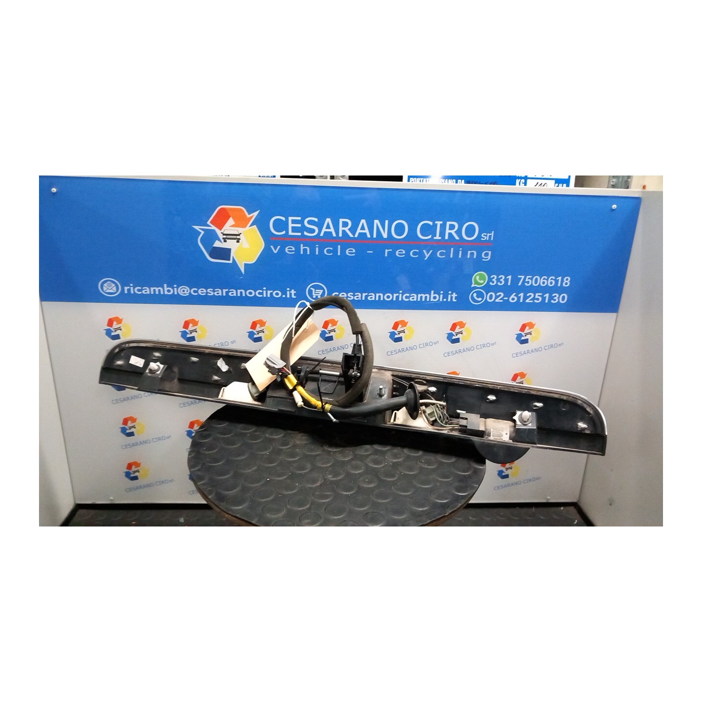 MANIGLIA PORTELLO POST. MNP,XAC 084 CHRYSLER GRAND VOYAGER (03/08-) VM64C K68028046AA