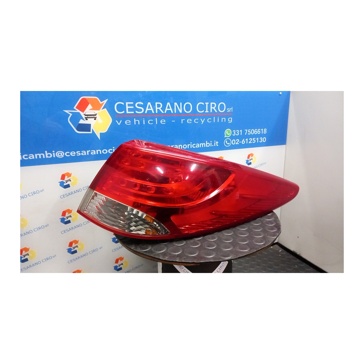 FANALE POST. PARTE EST. DX. 067 HYUNDAI IX35 (02/10-) G4FD 924022Y000