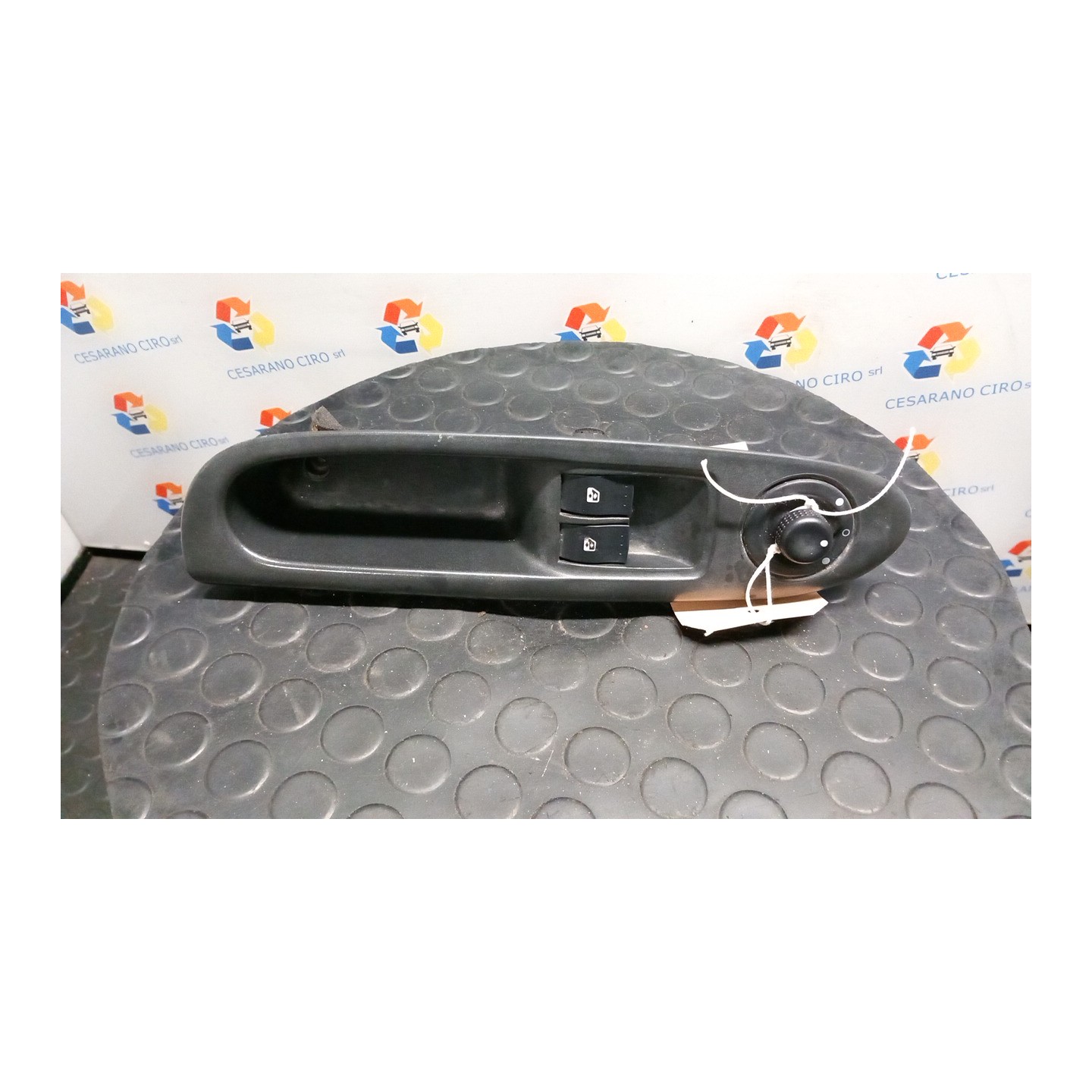 BLOCCO COMANDI ALZACRISTALLI SX. 174 RENAULT CLIO 2A SERIE (05/01-11/10) D4FB7 8200084008