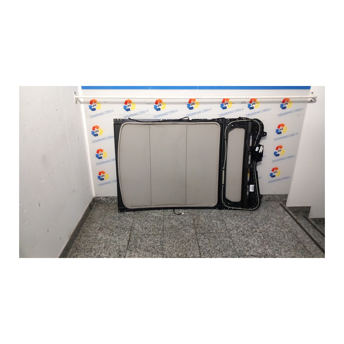 RIVESTIMENTO INT. TETTO C/APERTURA PANORAMICO P/SEDILI RISCALDATI 106 NISSAN QASHQAI (J11E) (01/14-03/18) HRA2 739104EH6A