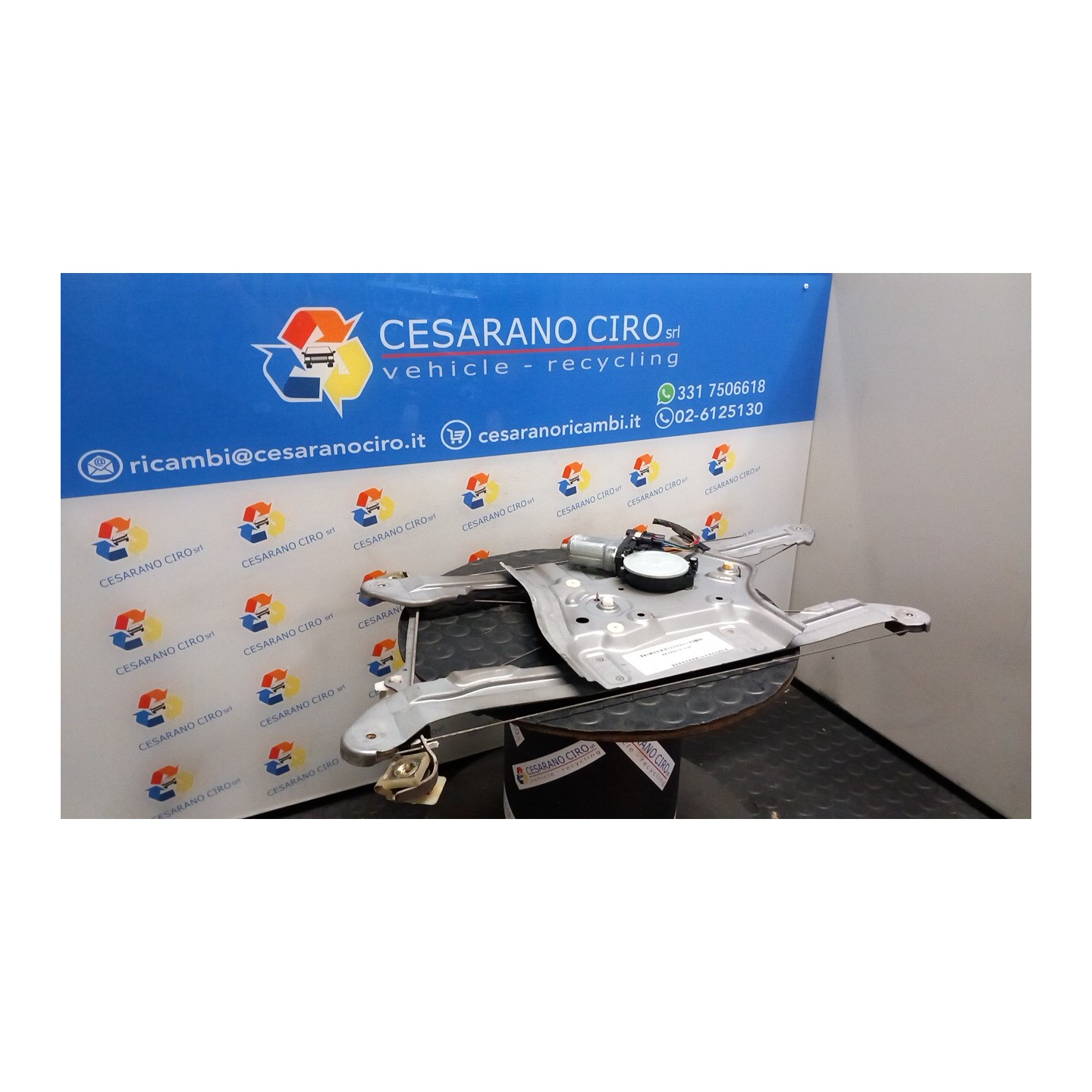 ALZACRISTALLO ELETTR. PORTA ANT. SX. 044 MITSUBISHI GRANDIS (09/05-06/09) BSY MR959657