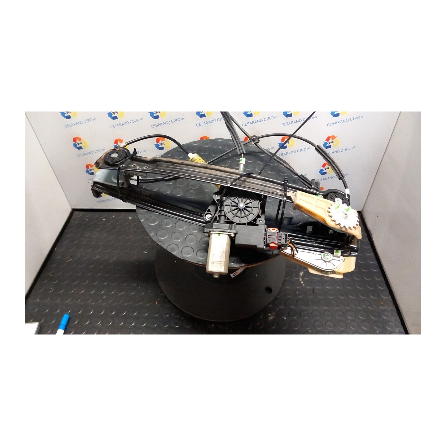 ALZACRISTALLO ELETTR. PORTA ANT. C/MOTORINO DX. 052 ALFA ROMEO MITO (X6) (06/08-06/11) 198A4000 51983414