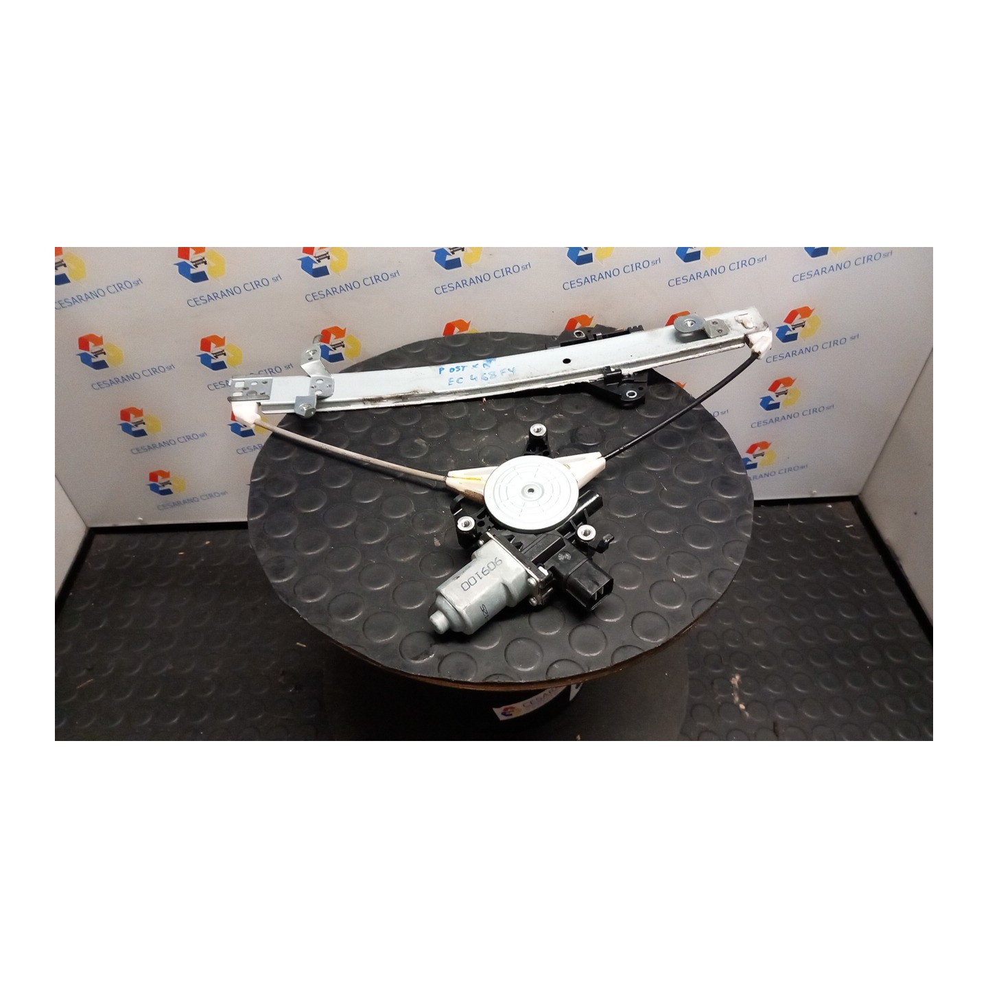 ALZACRISTALLO ELETTR. PORTA POST. DX. 067 SUBARU FORESTER 3A SERIE (04/08-06/13 EJ20 61042SC000