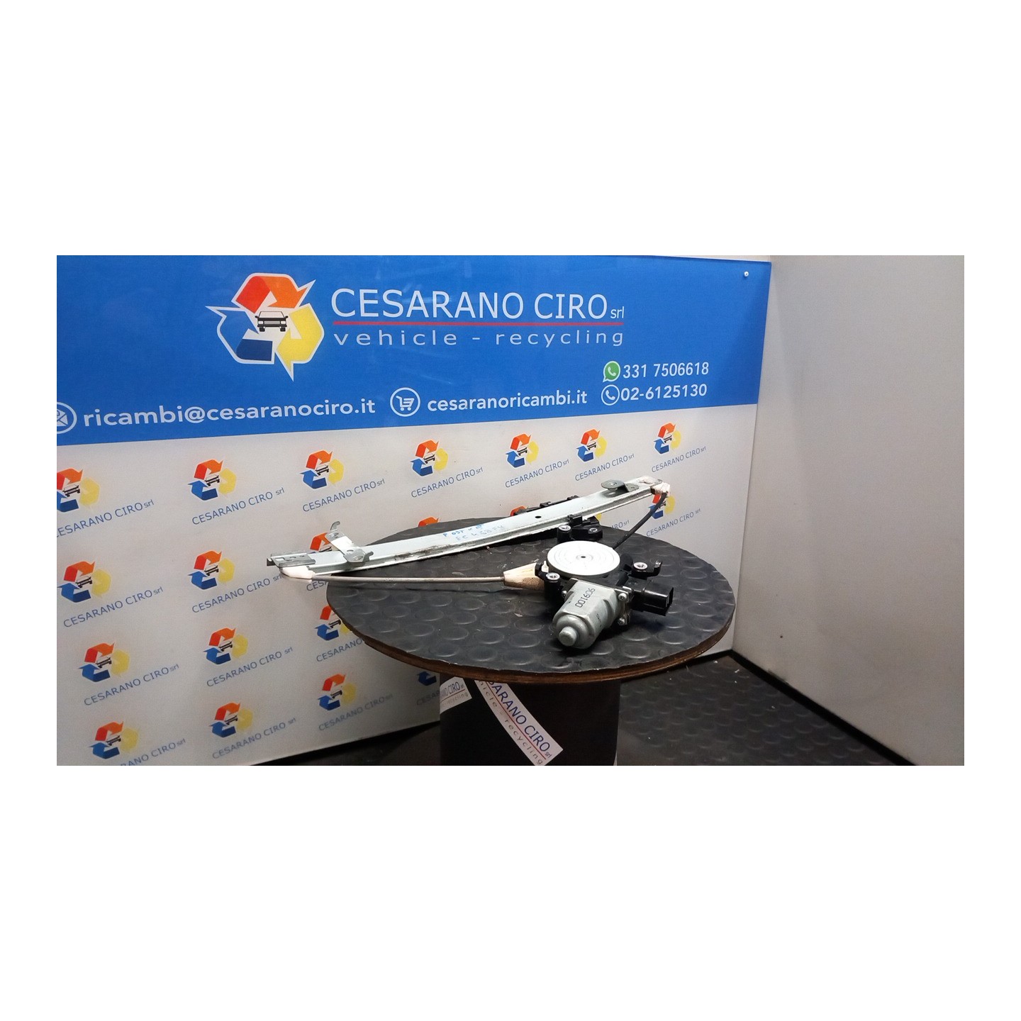 ALZACRISTALLO ELETTR. PORTA POST. DX. 067 SUBARU FORESTER 3A SERIE (04/08-06/13 EJ20 61042SC000