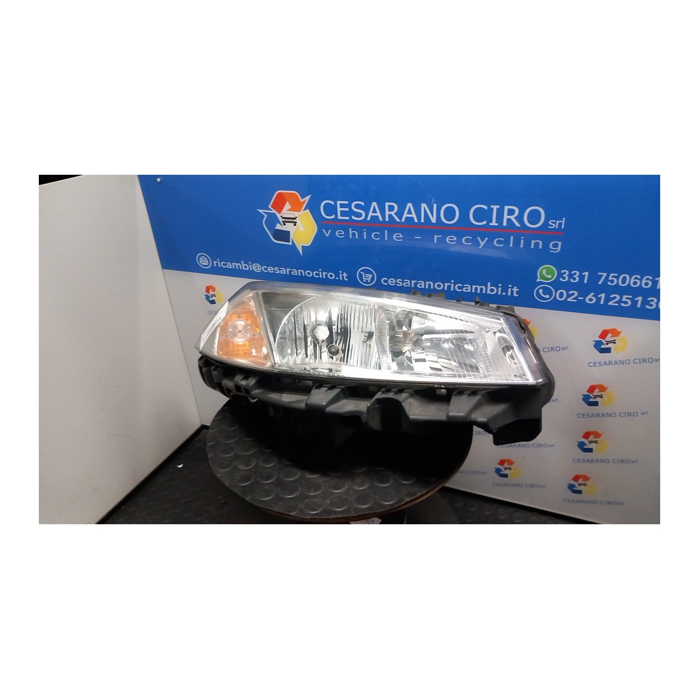 PROIETTORE DX. 026 RENAULT MEGANE 2A SERIE (09/02-02/06) K9KP7 260108053R