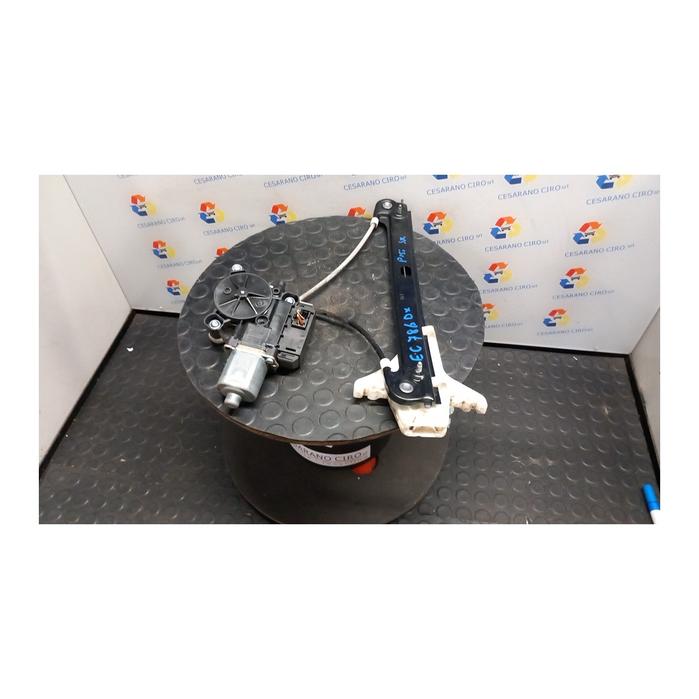 ALZACRISTALLO PORTA POST. SX. 052 VOLKSWAGEN POLO (6R) (05/09-10/14) CGP 6R4839461D