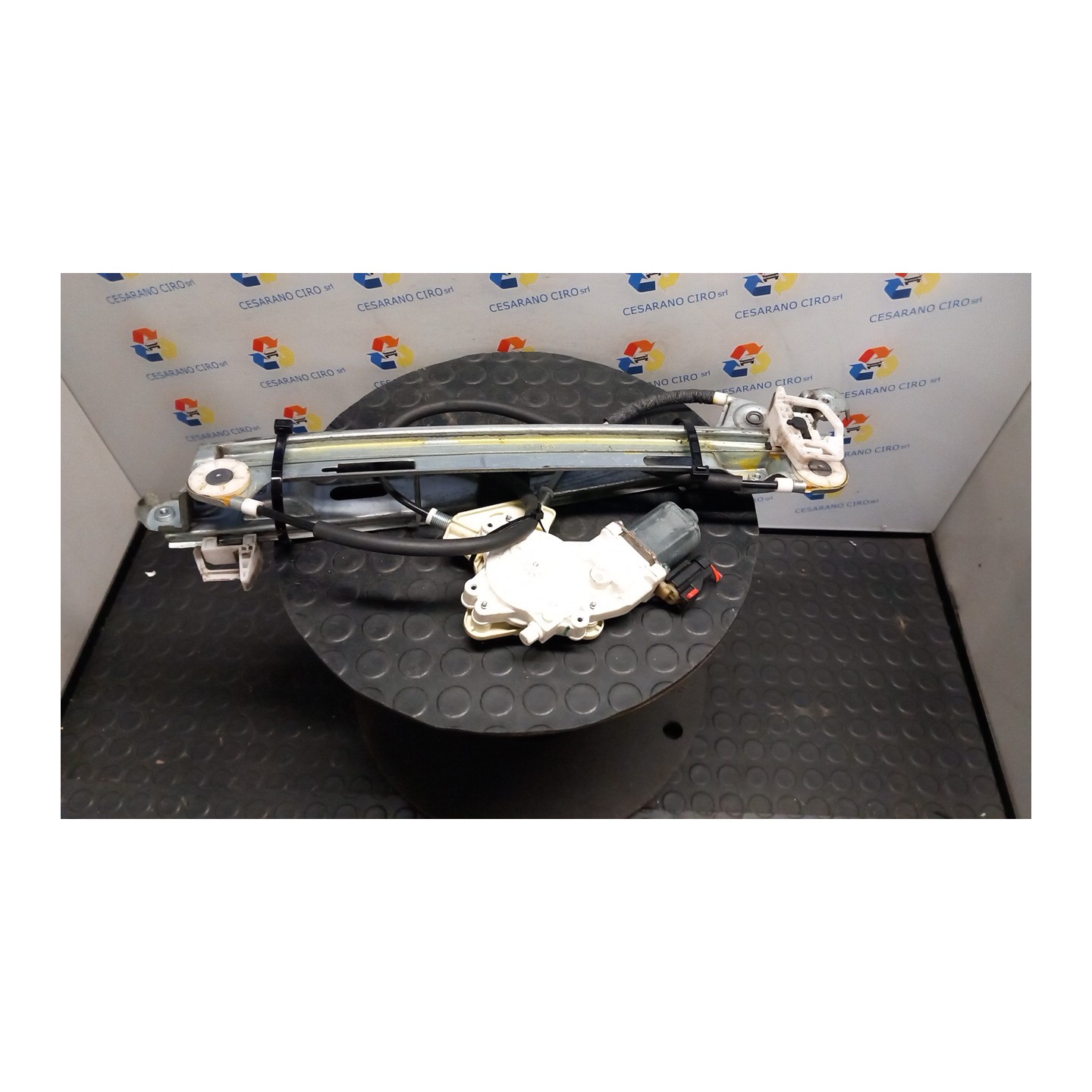 ALZACRISTALLO ELETTR. PORTA ANT. DX. 103 JEEP PATRIOT (MK) (09/07-) ENE K68004422AA