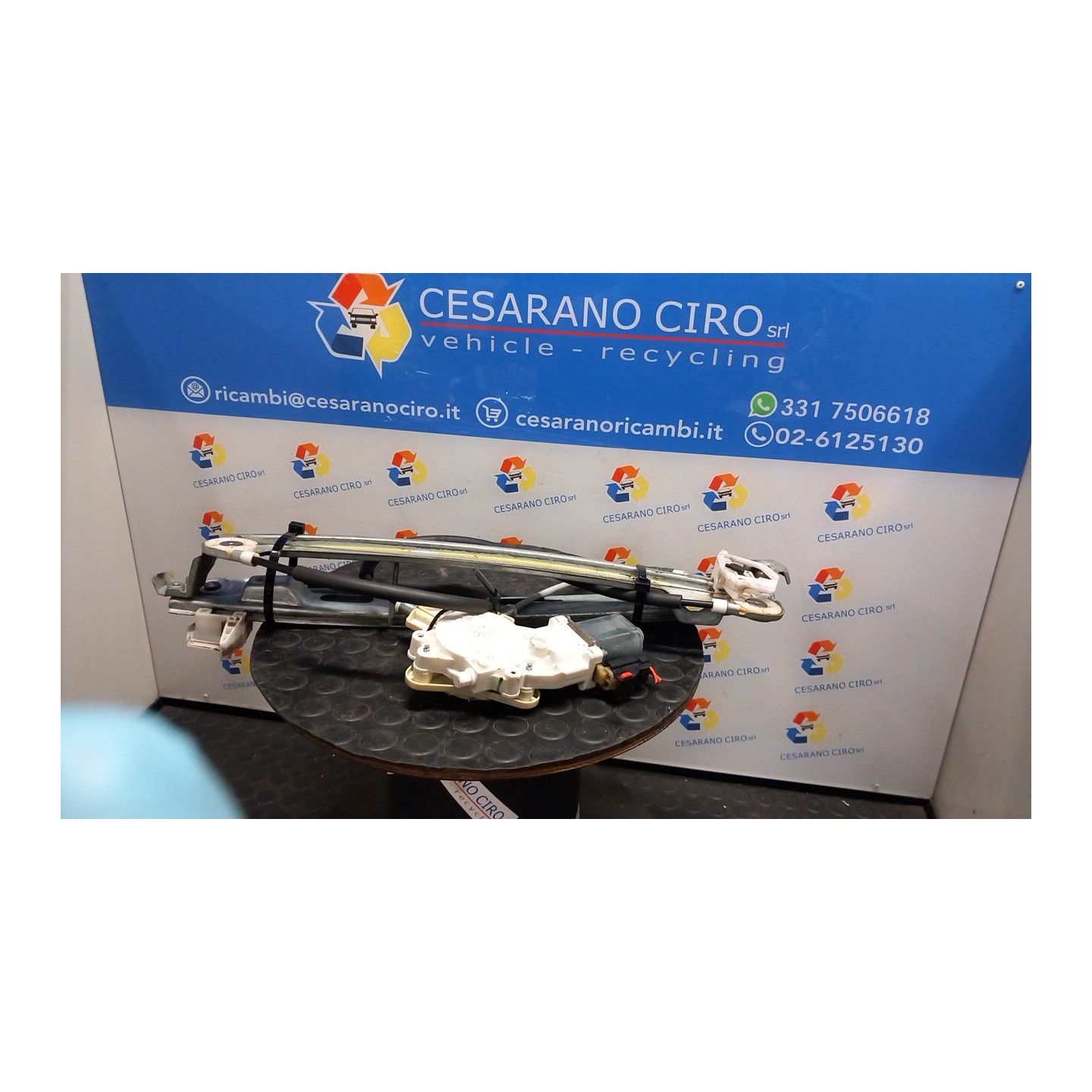 ALZACRISTALLO ELETTR. PORTA ANT. DX. 103 JEEP PATRIOT (MK) (09/07-) ENE K68004422AA