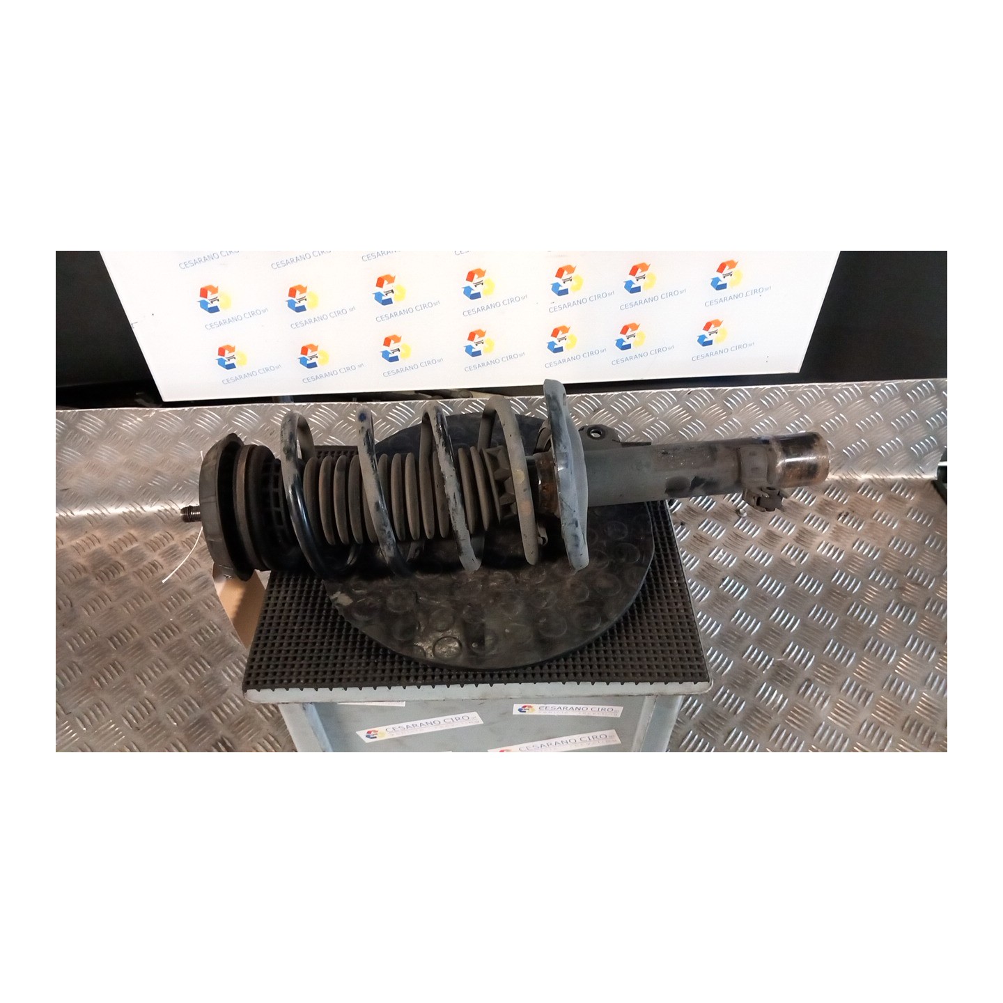 AMMORTIZZATORE ANT. P/PERNO RUOTA DIAM.72MM DX. 074 PEUGEOT 208 (01/12-11/15) 9H06 9804831080