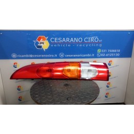 FANALE POST. P/PORTA POST. A BATTENTI DX. 123 RENAULT KANGOO (04/03-03/09) D4FF7 8200150625