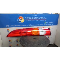 FANALE POST. P/PORTA POST. A BATTENTI DX. 123 RENAULT KANGOO (04/03-03/09) D4FF7 8200150625
