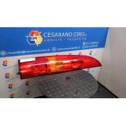 FANALE POST. P/PORTA POST. A BATTENTI SX. 124 RENAULT KANGOO (04/03-03/09) D4FF7 8200150623