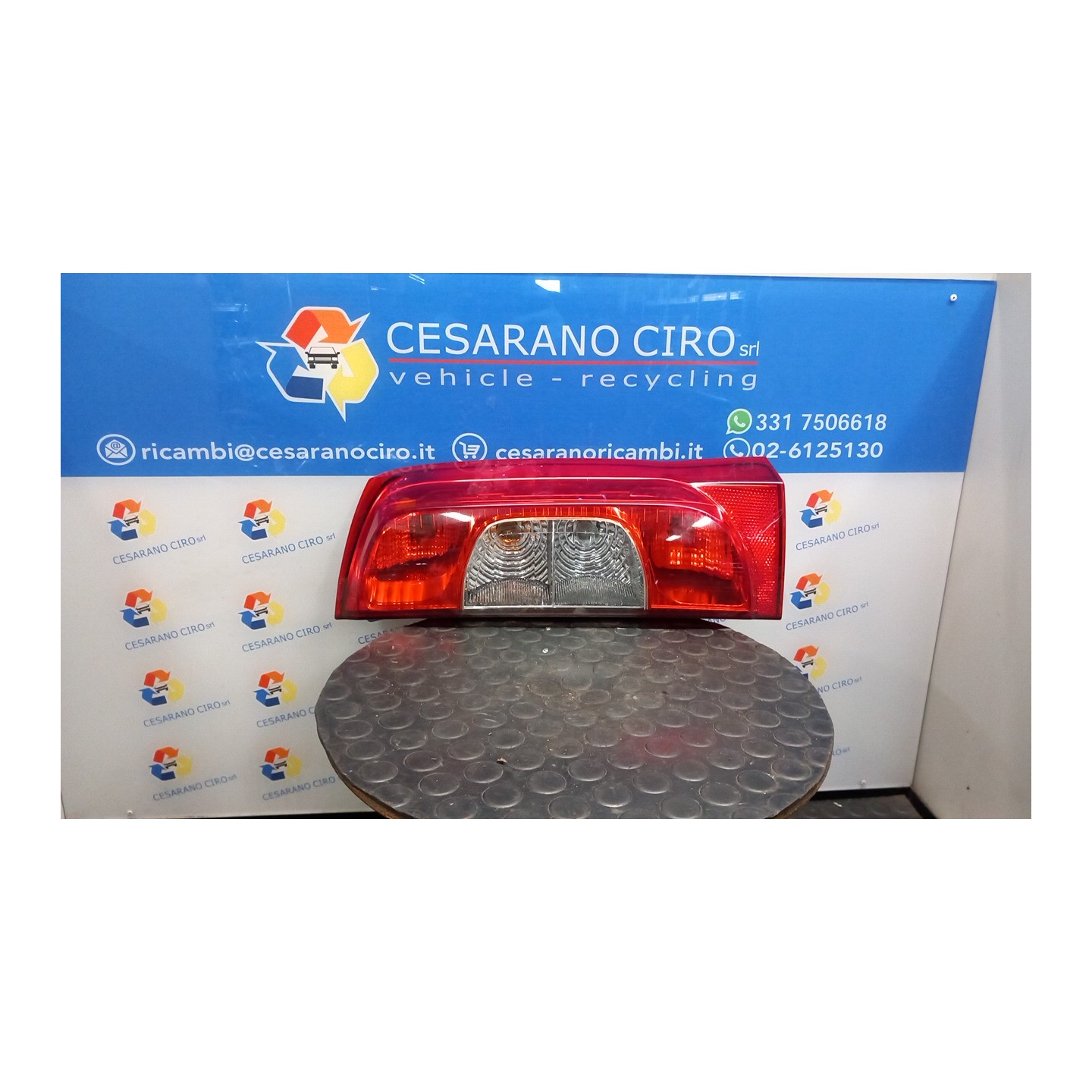 FANALE POST. P/PORTA POST.2 BATTENTI DX. 028 FIAT QUBO (3N) (07/08-05/17) 350A1000 1391431080