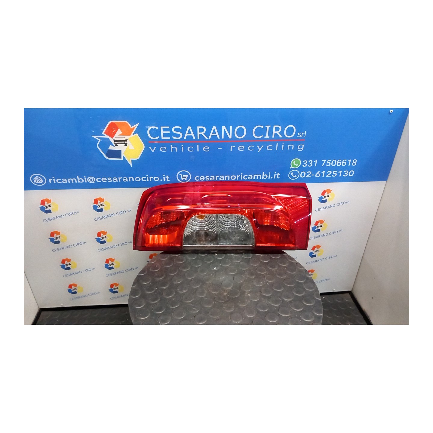 FANALE POST. P/PORTA POST.2 BATTENTI DX. 028 FIAT QUBO (3N) (07/08-05/17) 350A1000 1391431080