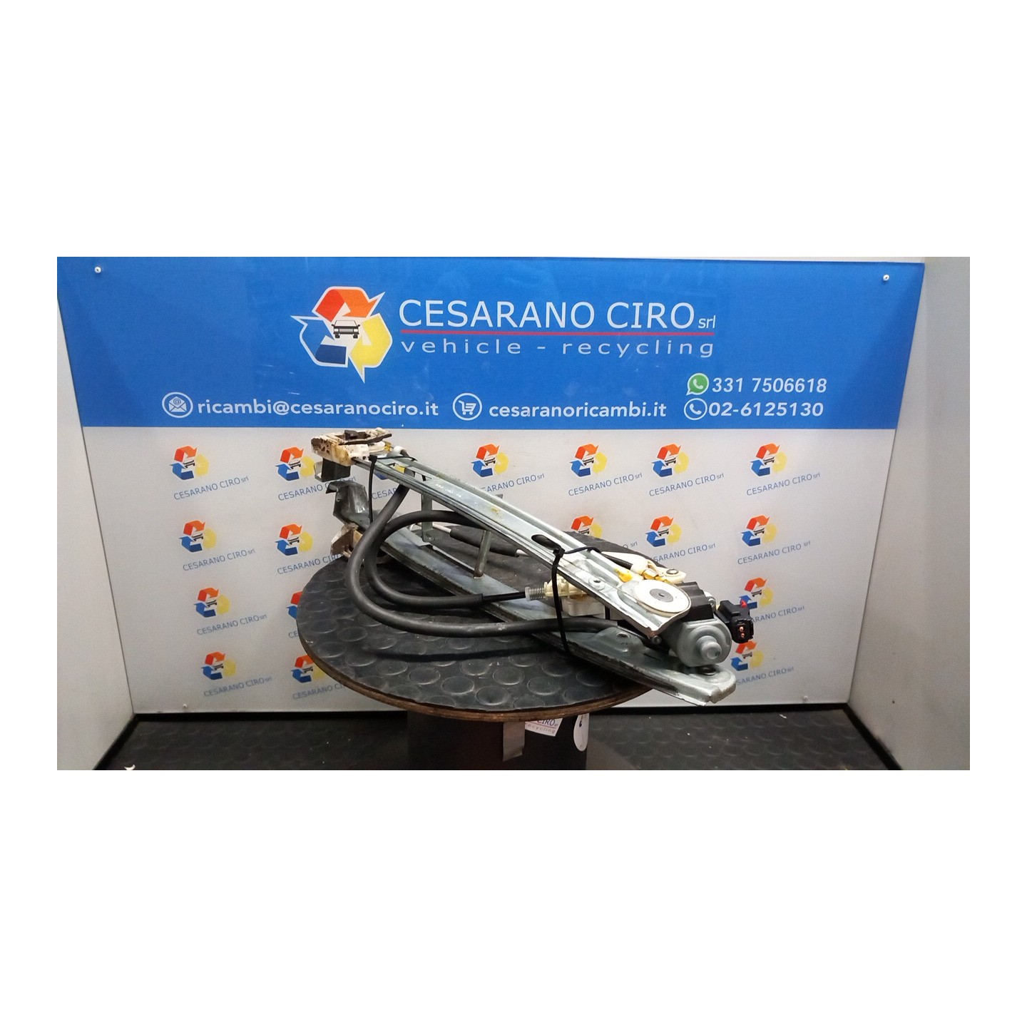 ALZACRISTALLO ELETTR. PORTA ANT. SX. 011 DODGE CALIBER (05/06-) BWD K05179943AA