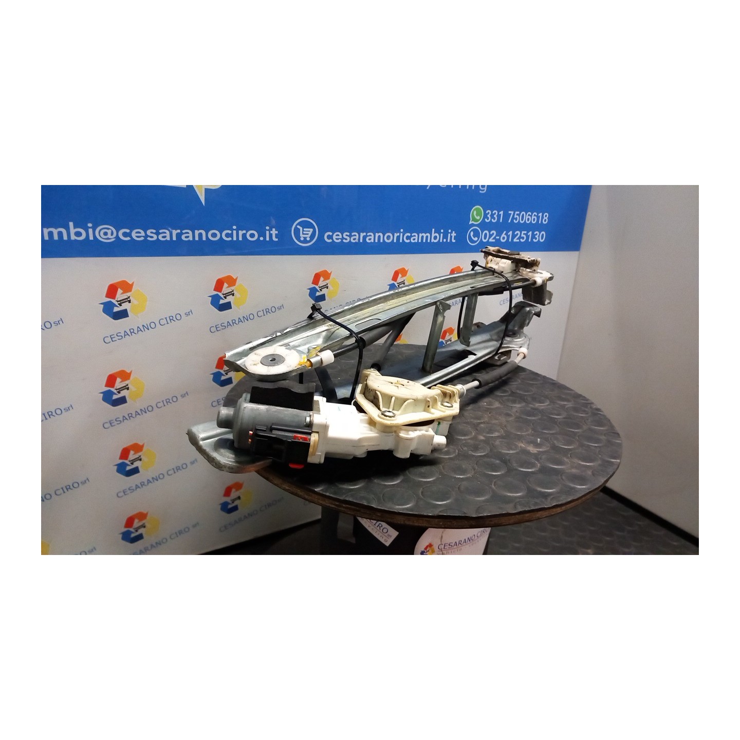 ALZACRISTALLO ELETTR. PORTA ANT. SX. 011 DODGE CALIBER (05/06-) BWD K05179943AA