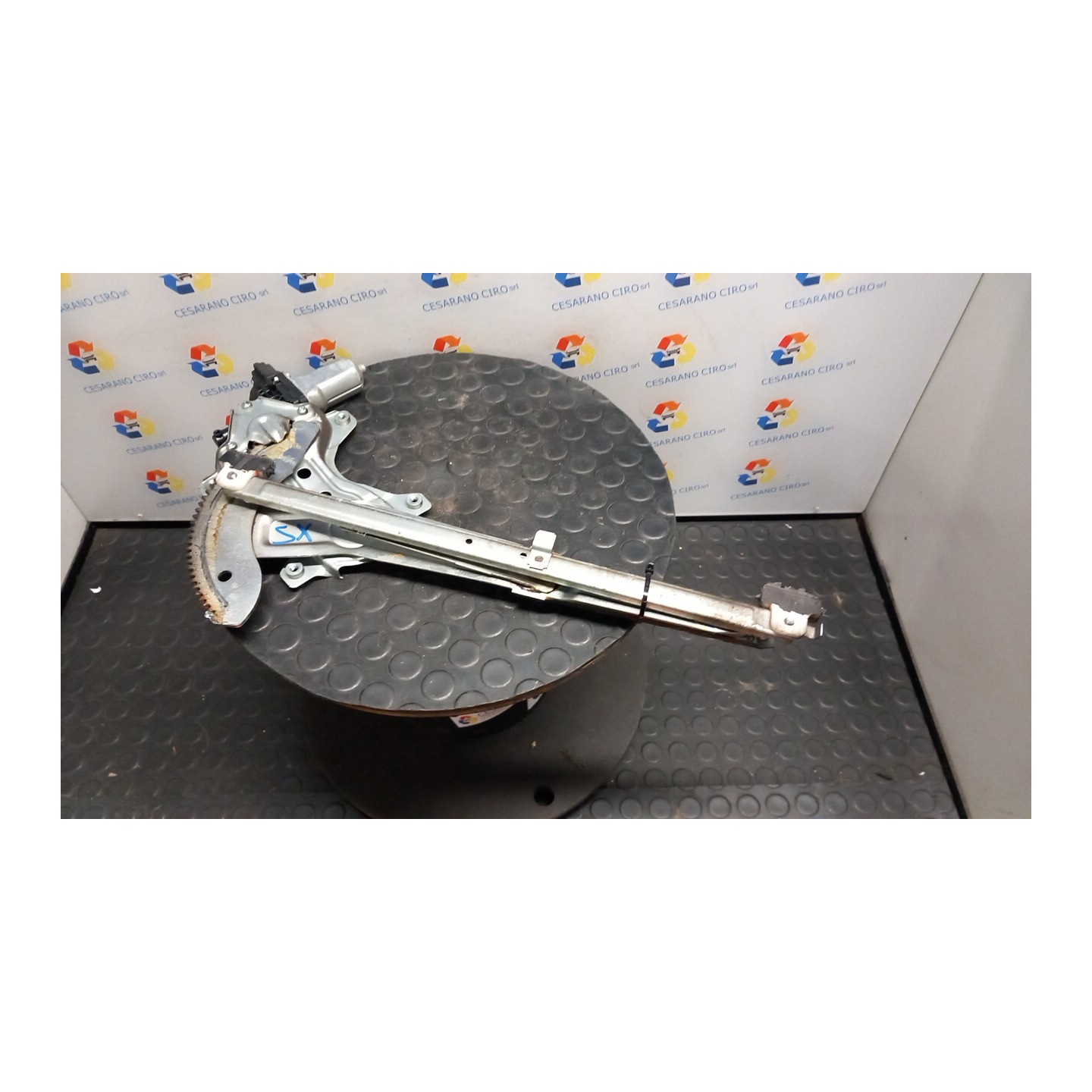 ALZACRISTALLO ELETTR. PORTA ANT. SX. 031 DAIHATSU CUORE (09/07-) 1KR 69802B2090