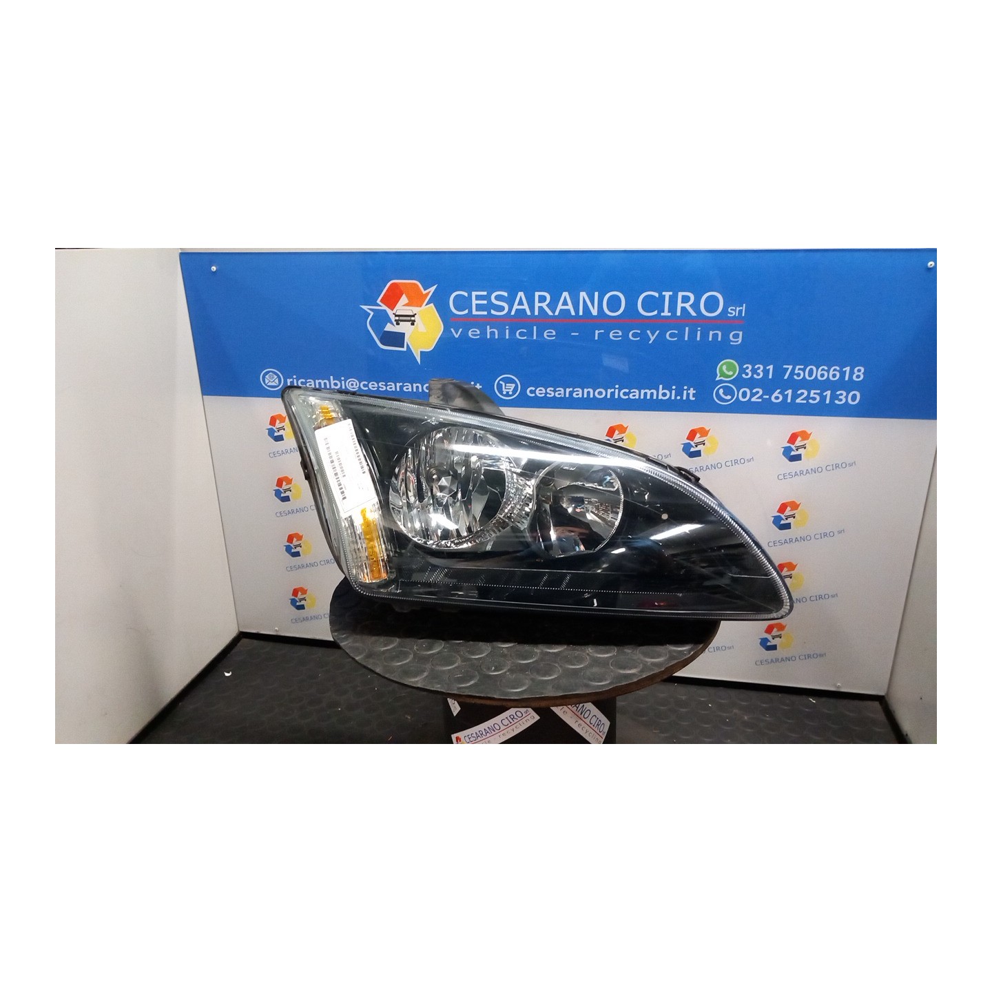 PROIETTORE C/ CORNICE FINITURA NERA DX. 093 FORD FOCUS (CAP) (11/04-06/08) G8DB 1480985