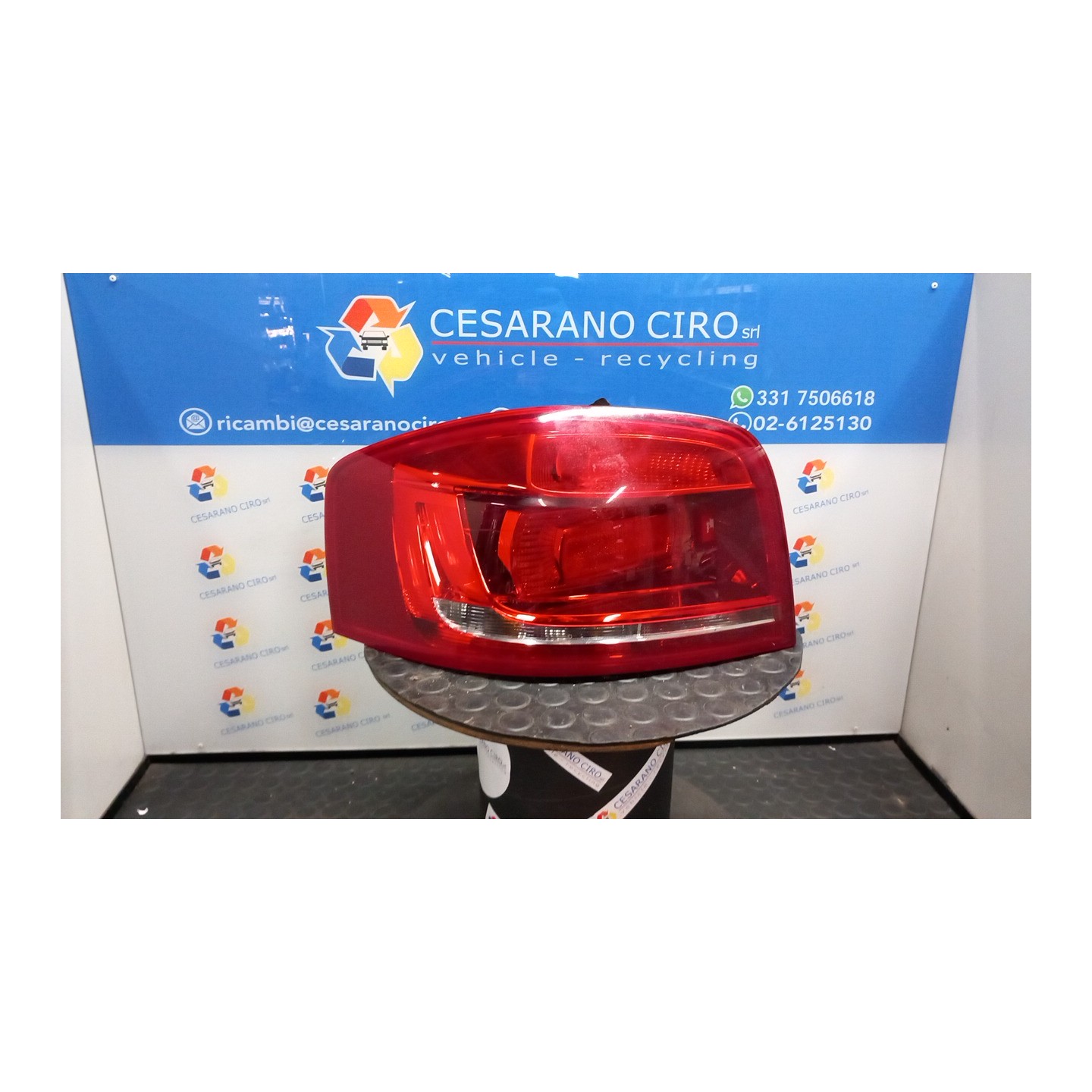 FANALE POST. C/RETRONEBBIA SX. 136 AUDI A3 (8P) (04/03-06/10) CAY 8P0945095