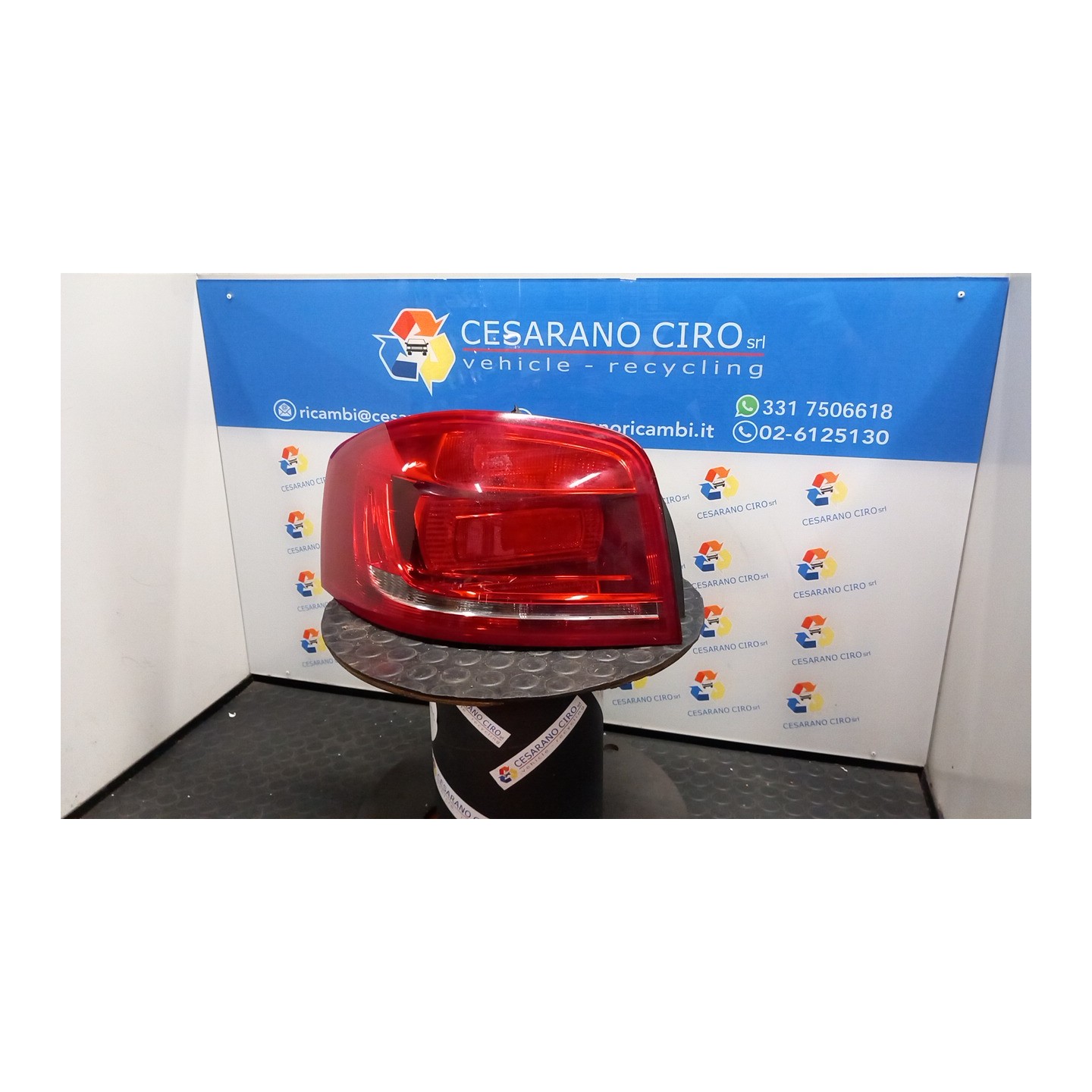 FANALE POST. C/RETRONEBBIA SX. 136 AUDI A3 (8P) (04/03-06/10) CAY 8P0945095