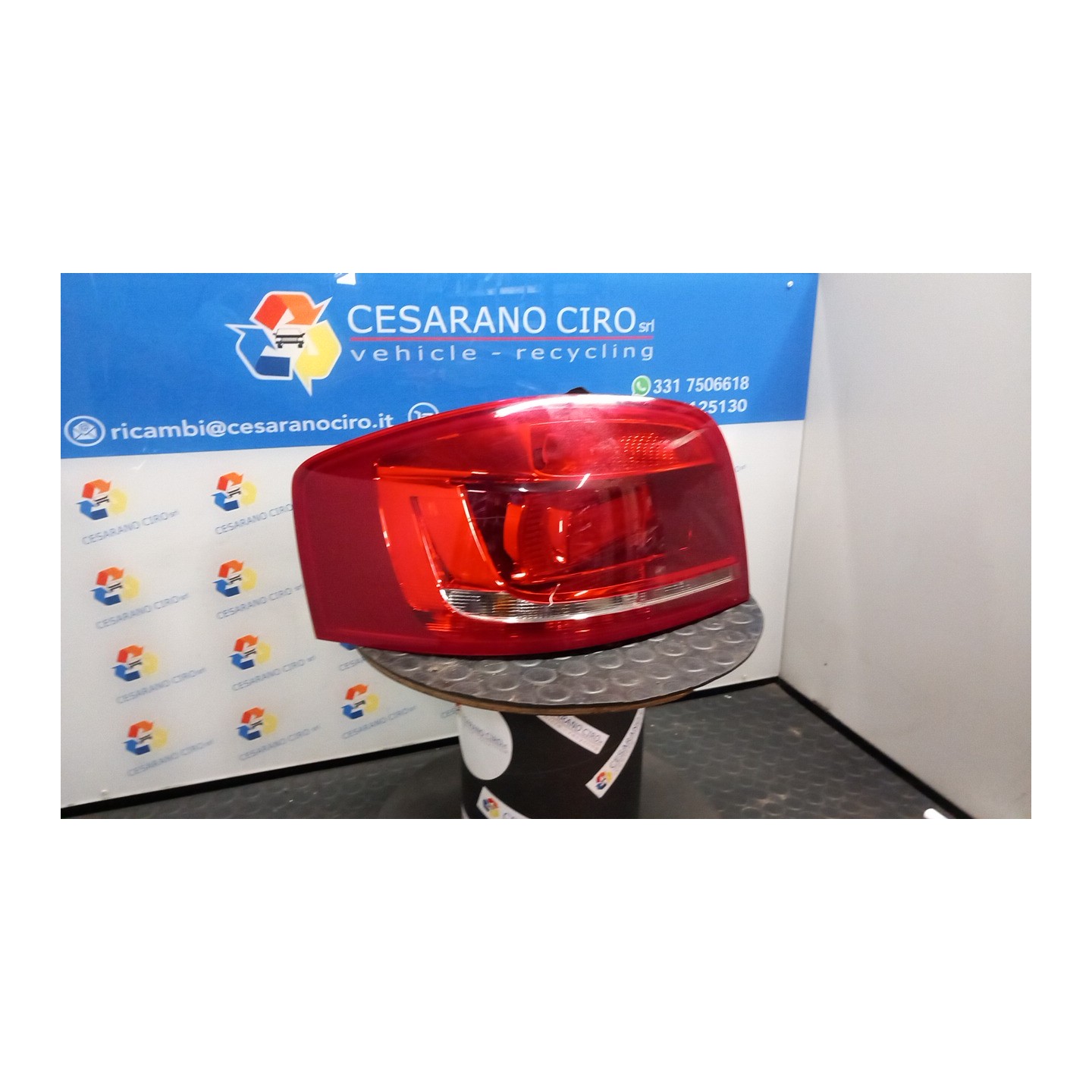 FANALE POST. C/RETRONEBBIA SX. 136 AUDI A3 (8P) (04/03-06/10) CAY 8P0945095