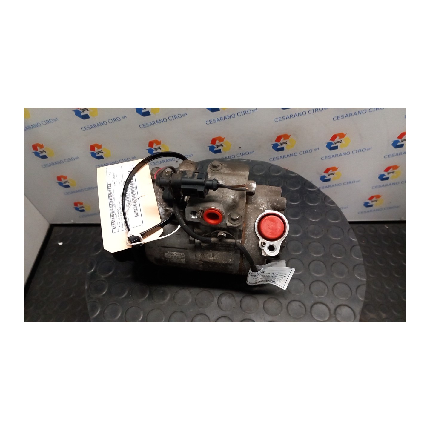 COMPRESSORE A/C 124 VOLKSWAGEN POLO (9N) (10/01-03/05) BME 6Q0820803G
