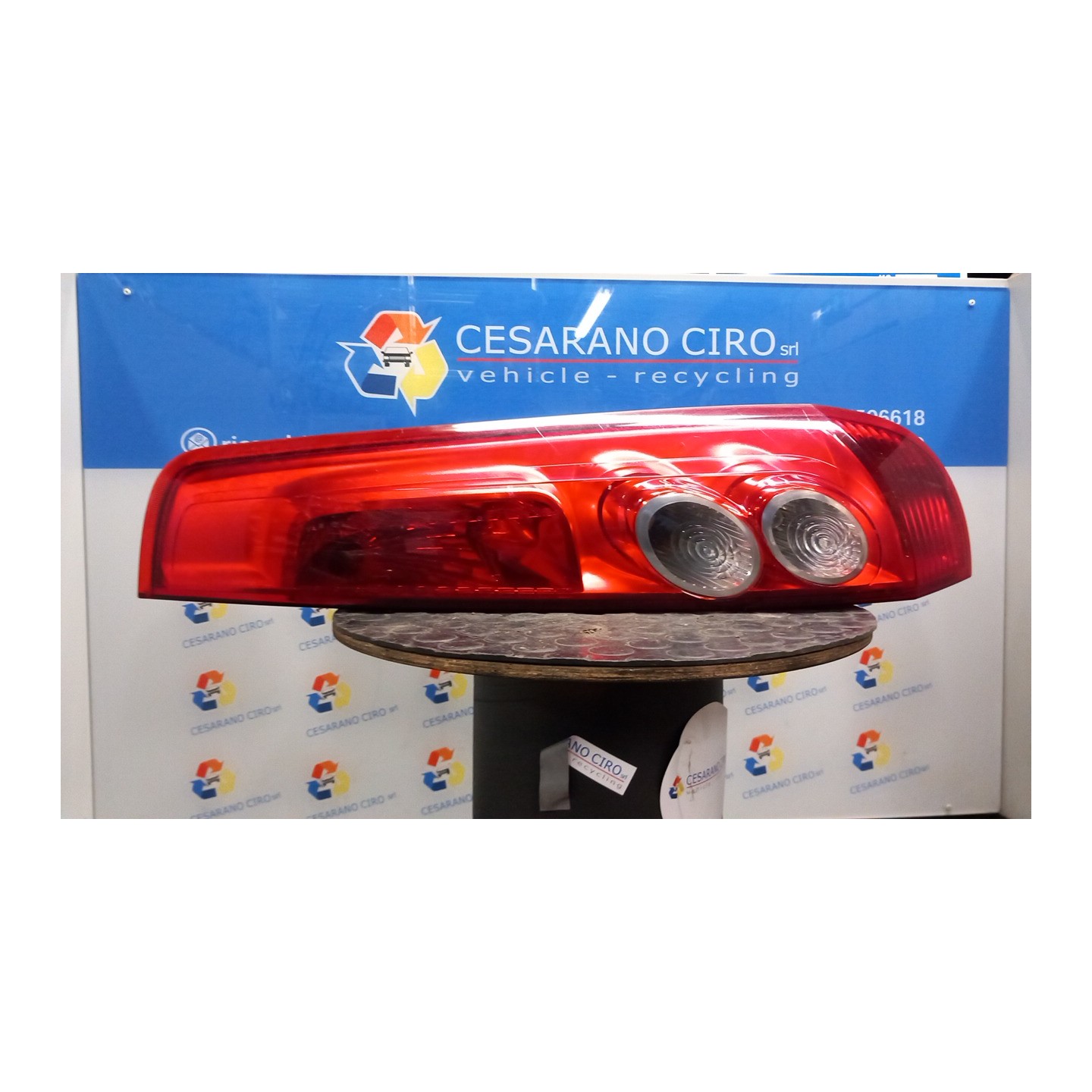 FANALE POST. DX. 025 FORD FIESTA (CBK) (12/05-12/08) FUJA 1432269