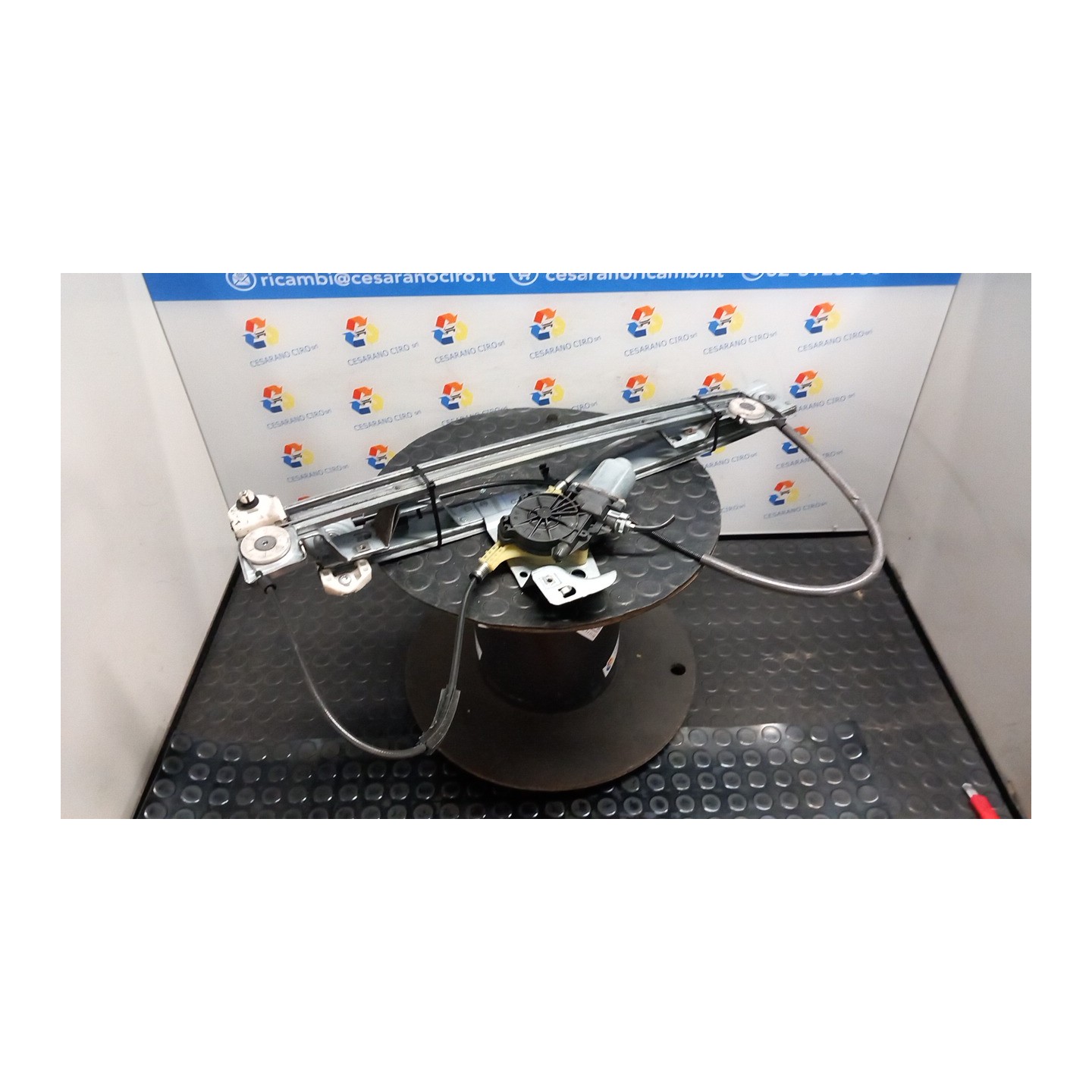ALZACRISTALLO ELETTR. PORTA ANT. CON MOTORINO SX. 027 RENAULT KANGOO (01/08-) K9KE8 807213441R