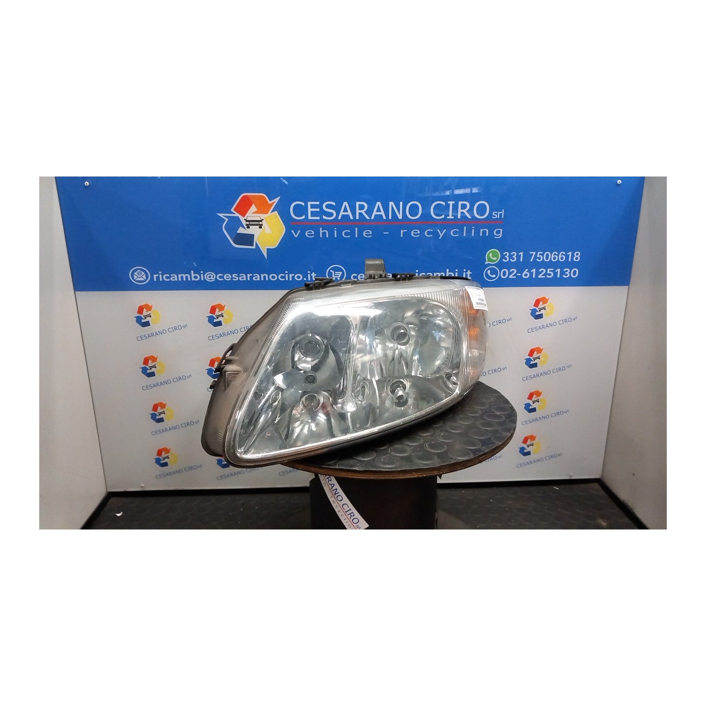 PROIETTORE SX. 137 CHRYSLER VOYAGER/GRAND VOYAGER (04/01-0 33L 04857703AB