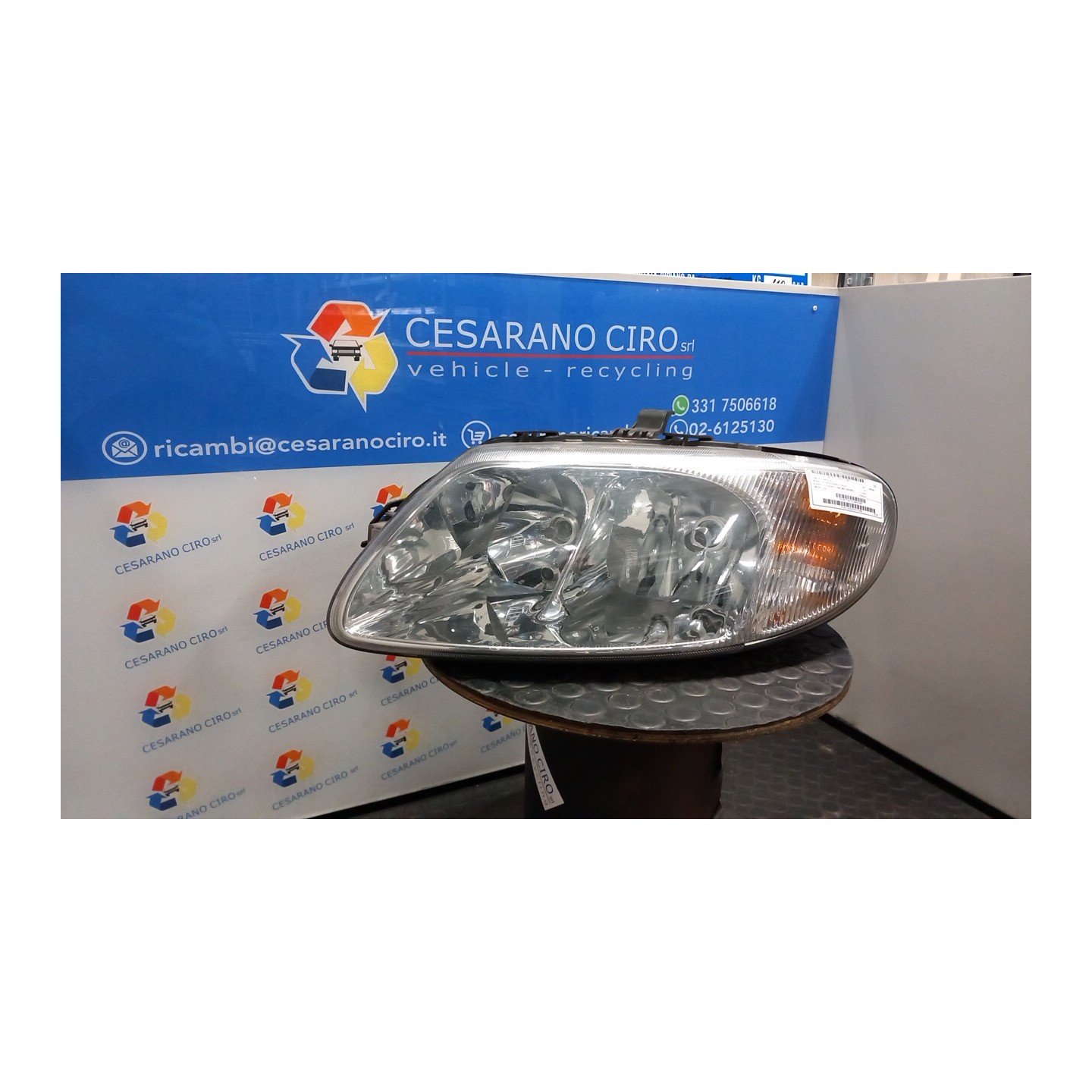 PROIETTORE SX. 137 CHRYSLER VOYAGER/GRAND VOYAGER (04/01-0 33L 04857703AB