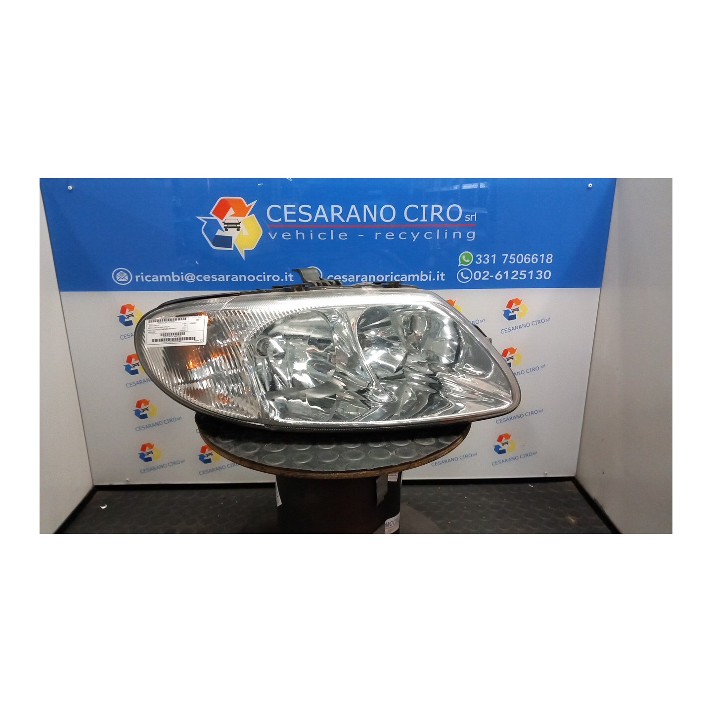 PROIETTORE DX. 138 CHRYSLER VOYAGER/GRAND VOYAGER (04/01-0 33L 04857702AB