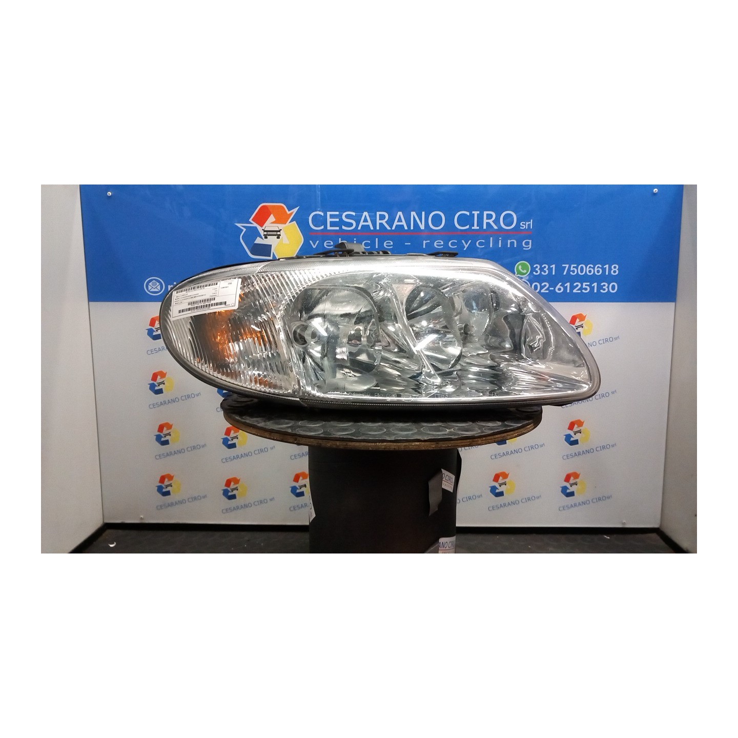 PROIETTORE DX. 138 CHRYSLER VOYAGER/GRAND VOYAGER (04/01-0 33L 04857702AB