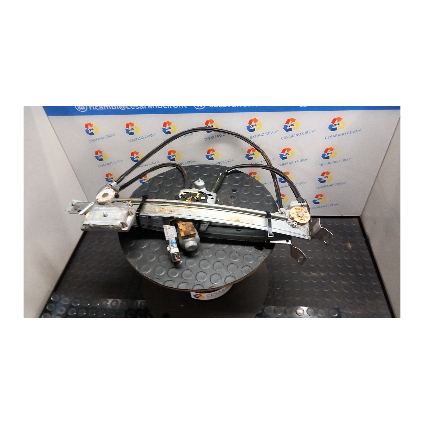 ALZACRISTALLO ELETTR. PORTA ANT. DX. 076 OPEL TIGRA (X04) (07/04-) Z14XEP 93165969