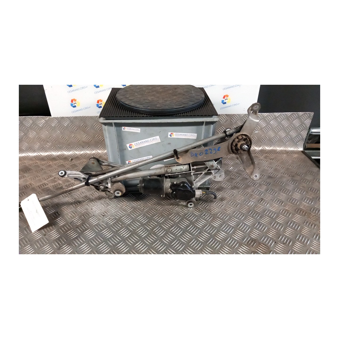 MECCANISMO TERGIPARABREZZA CON MOTORINO 088 MITSUBISHI GRANDIS (09/05-06/09) BSY 8250A138