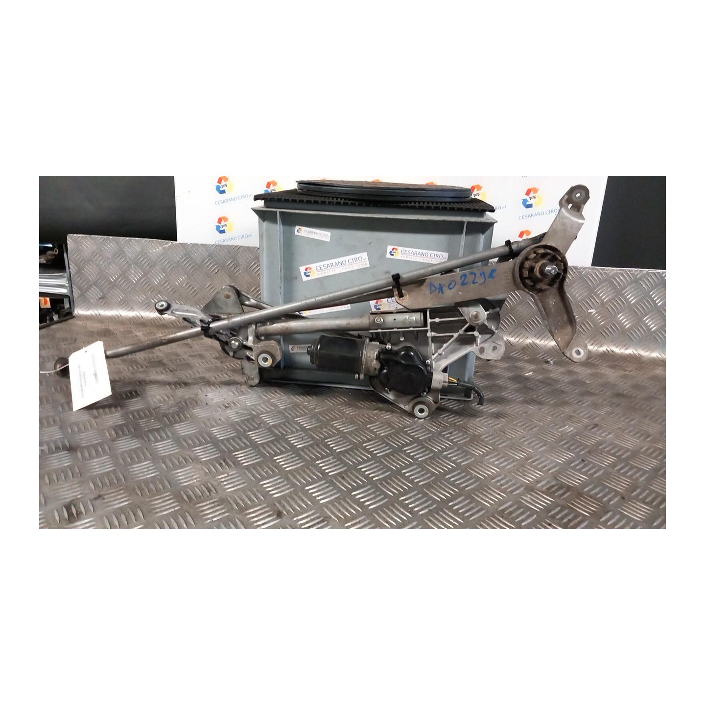 MECCANISMO TERGIPARABREZZA CON MOTORINO 088 MITSUBISHI GRANDIS (09/05-06/09) BSY 8250A138