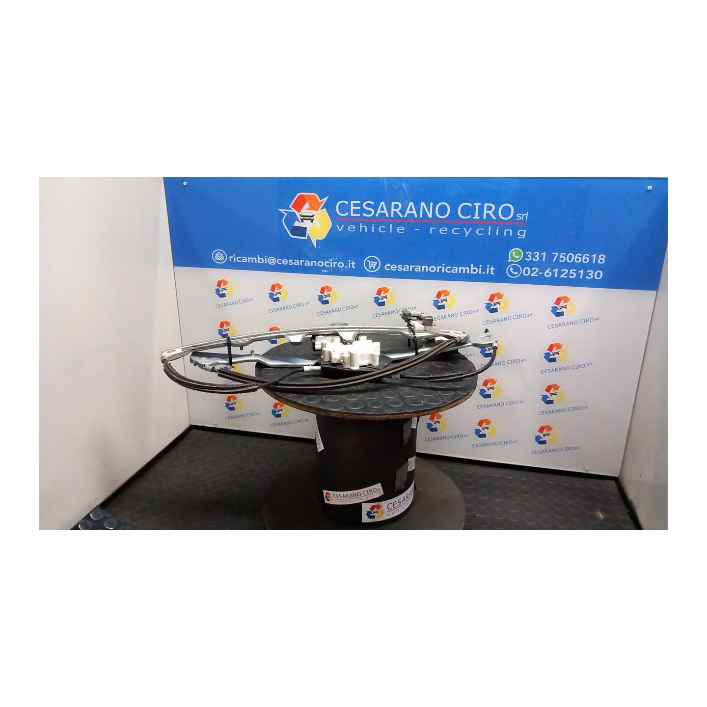 ALZACRISTALLO ELETTR. PORTA ANT. 01-06 C/MOTORINO DX. 032 MITSUBISHI COLT (06/04-12/09) 135930 5713A072