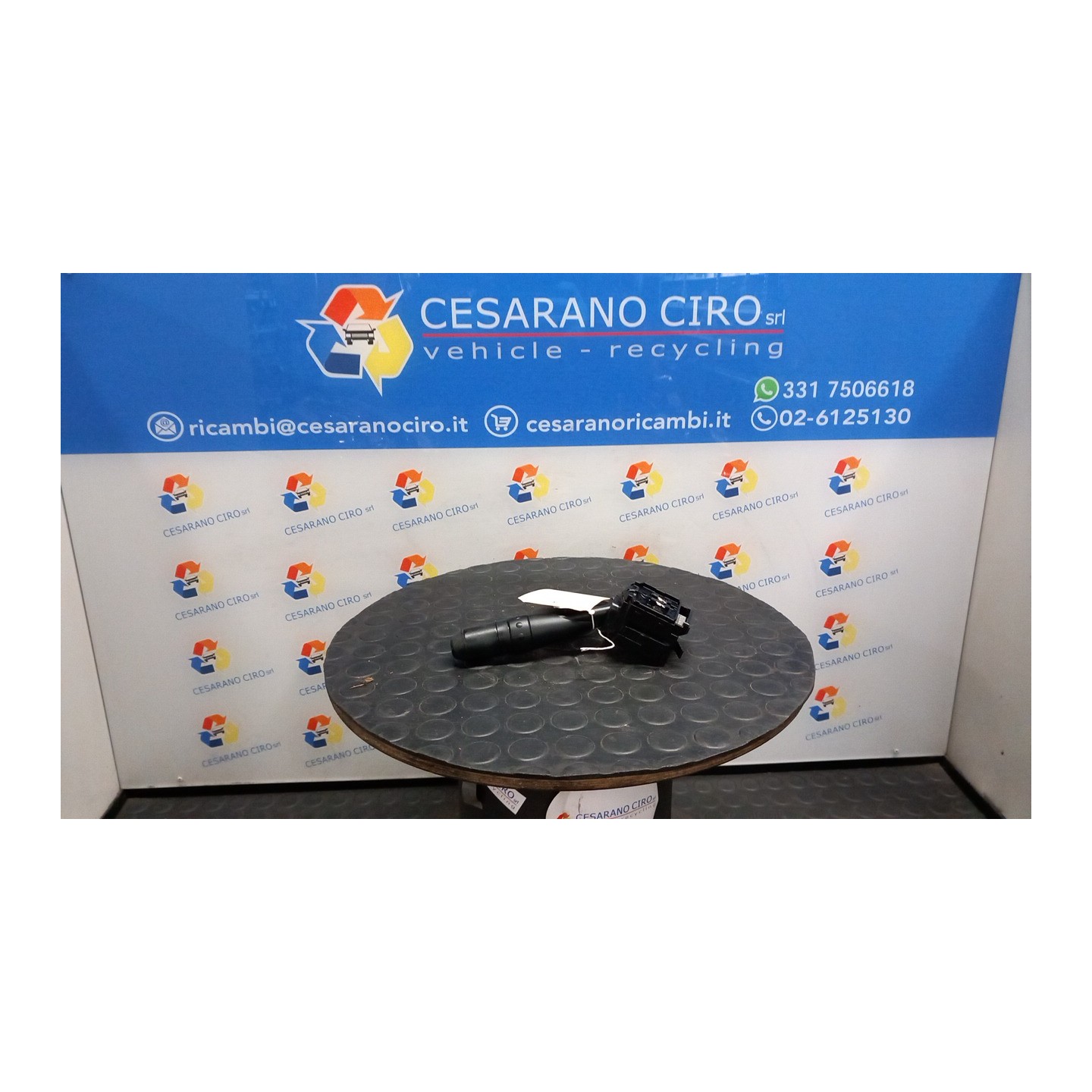 BLOCCO COMANDI TERGICRISTALLI NERO 037 MITSUBISHI COLT (06/04-12/09) 135930 MN164702XA