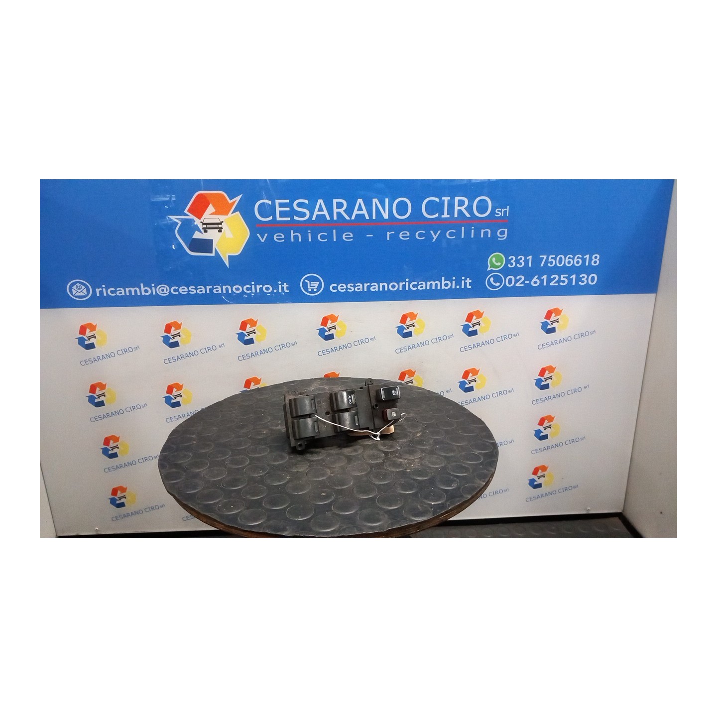 BLOCCO COMANDO ALZACRISTALLI C/CRISTALLI ELETT. POST. 043 HONDA JAZZ 2A SERIE (10/08-) L13Z2 35750TF0G11