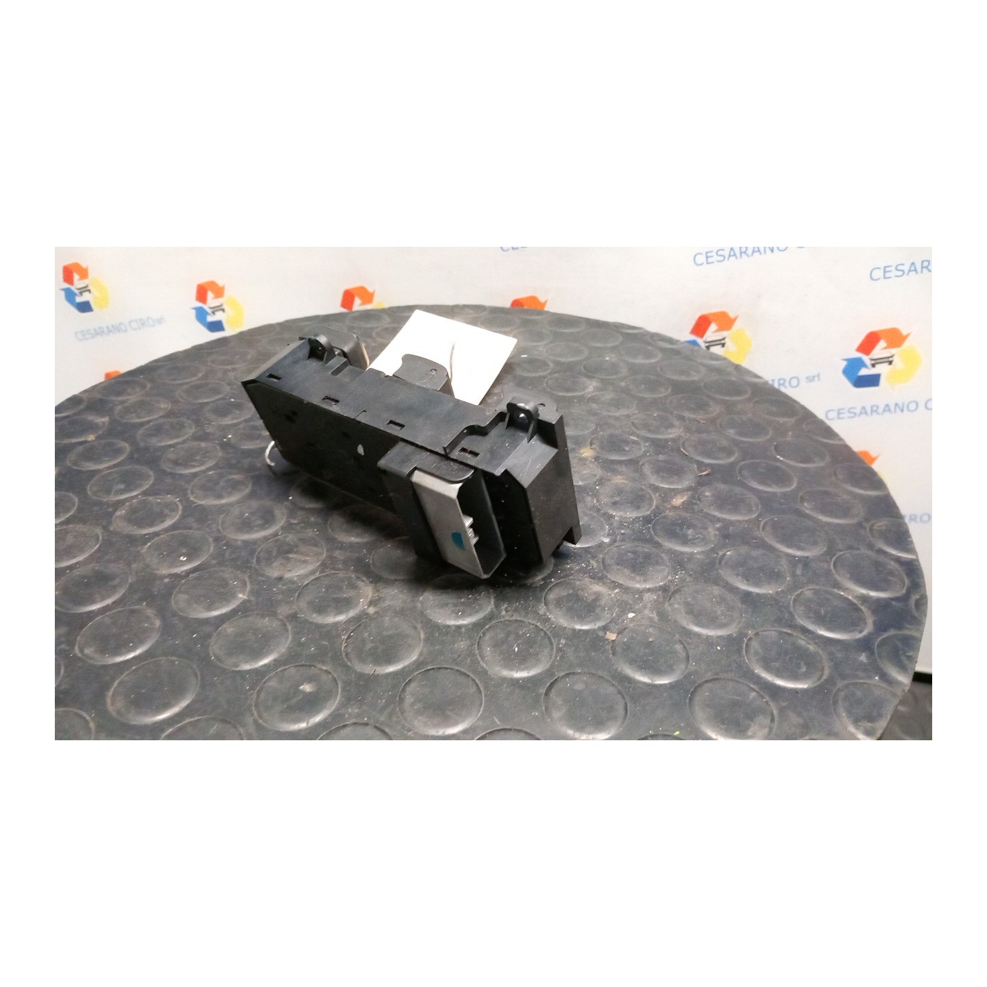 BLOCCO COMANDO ALZACRISTALLI C/CRISTALLI ELETT. POST. 043 HONDA JAZZ 2A SERIE (10/08-) L13Z2 35750TF0G11