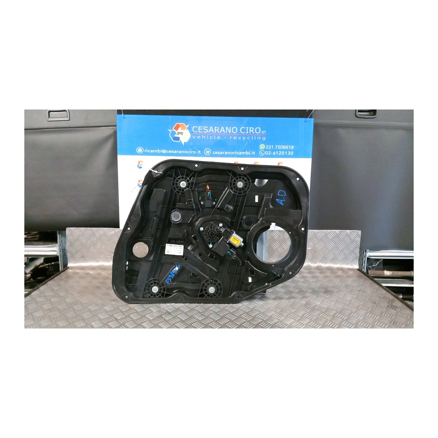 MOTORINO ALZACRISTALLO PORTA ANT. C/ANTISCHIACCIAMENTO DX. 004 HYUNDAI TUCSON (07/18-06/21) D4FE 82460D7010