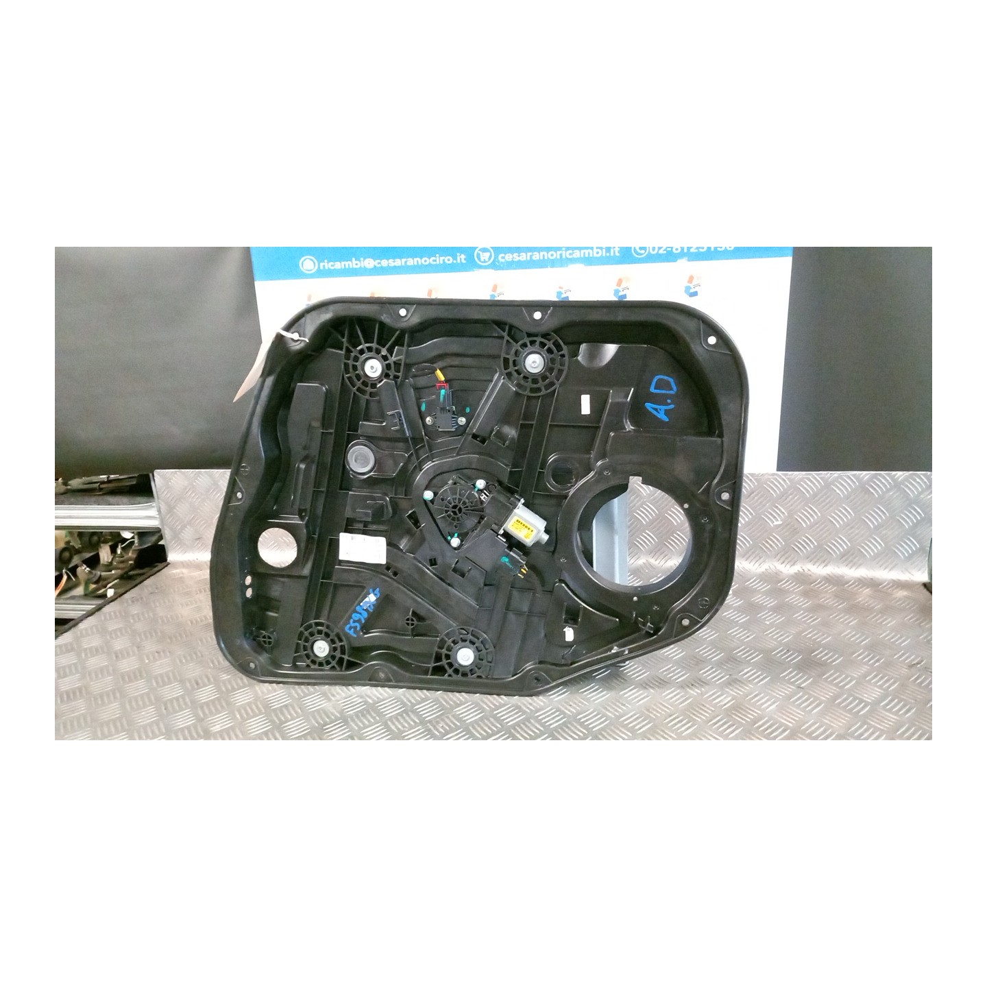MOTORINO ALZACRISTALLO PORTA ANT. C/ANTISCHIACCIAMENTO DX. 004 HYUNDAI TUCSON (07/18-06/21) D4FE 82460D7010