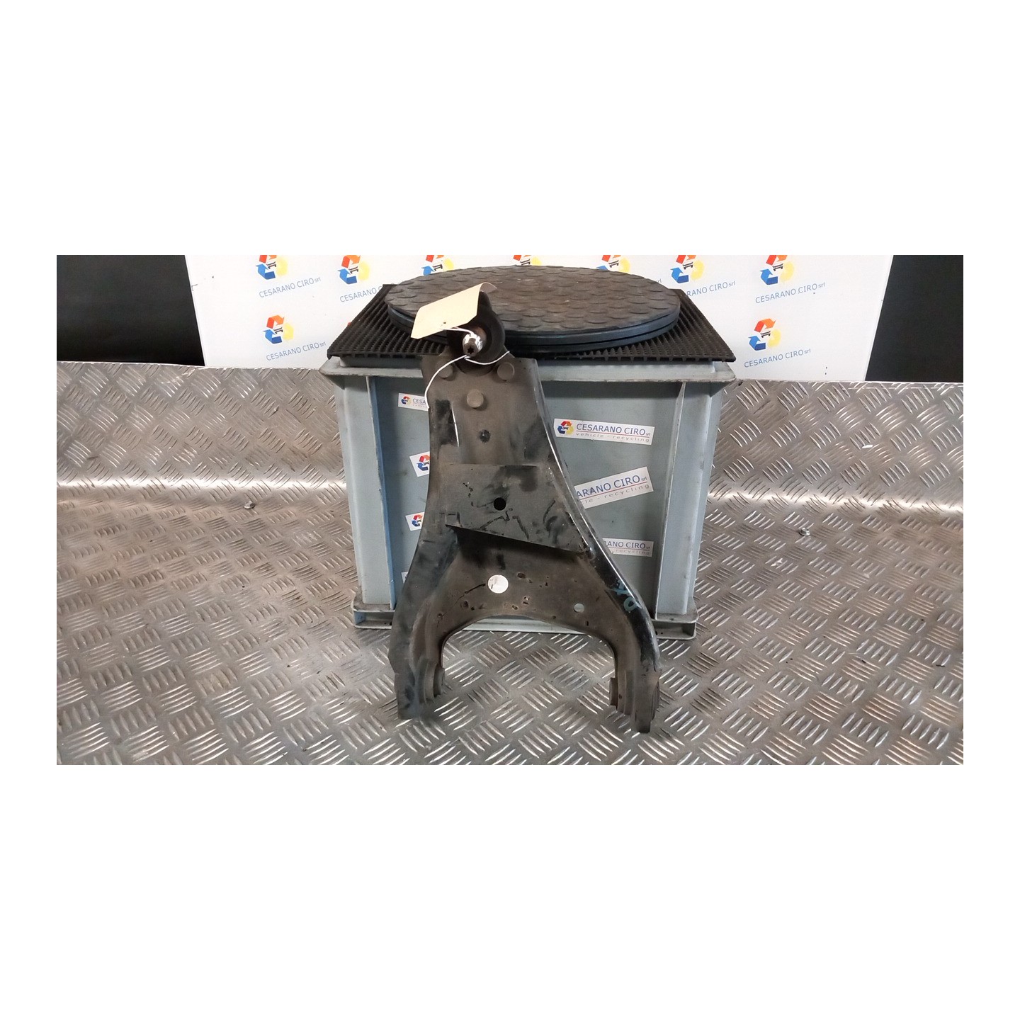 BRACCIO OSCILLANTE SOSP. ANT. DX. 072 DACIA DUSTER (03/10-12/13) K9KE8 545000138R
