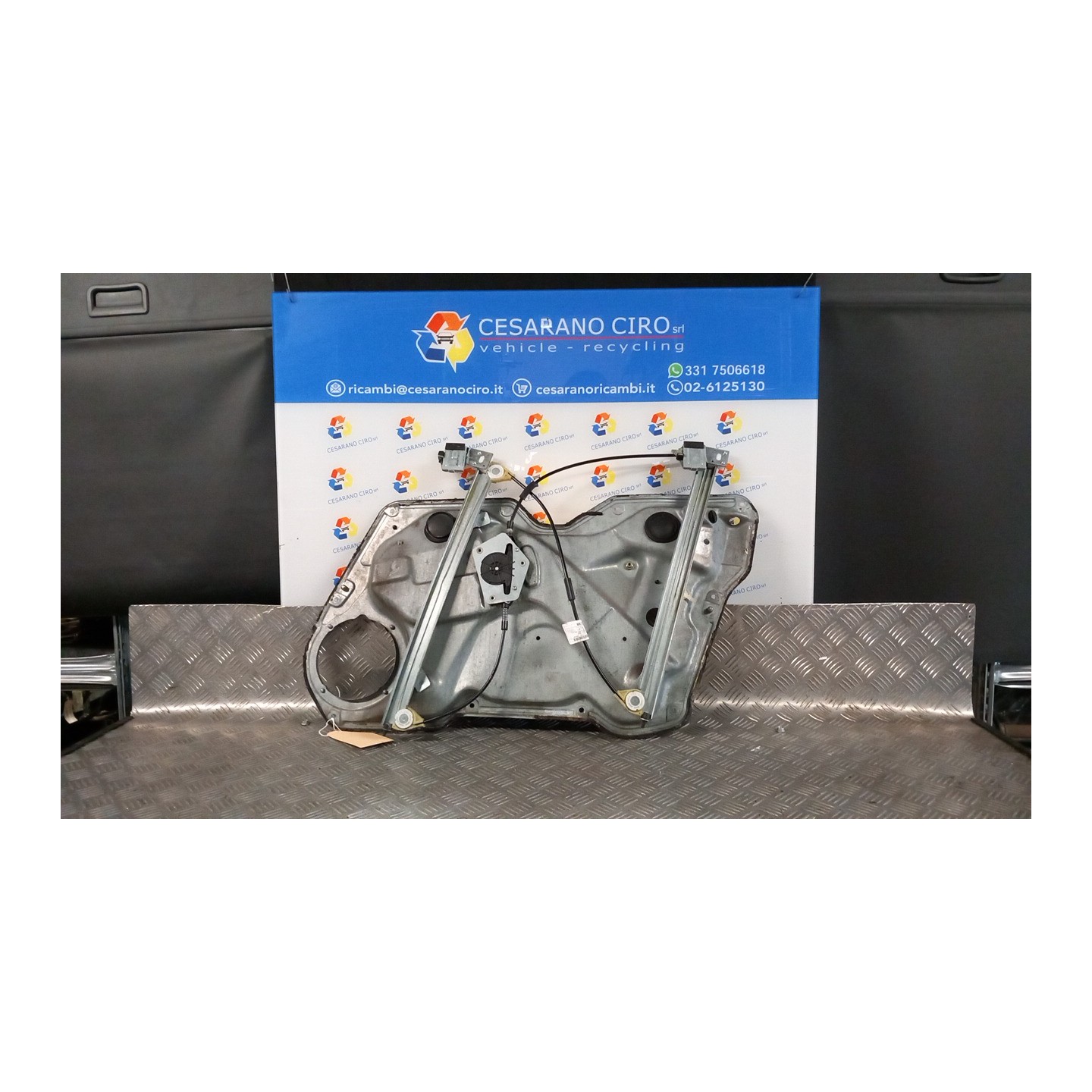 ALZACRISTALLO ELETTR. PORTA ANT. SX. 152 SEAT LEON (1M) (12/99-02/06) AUS 1M0837461