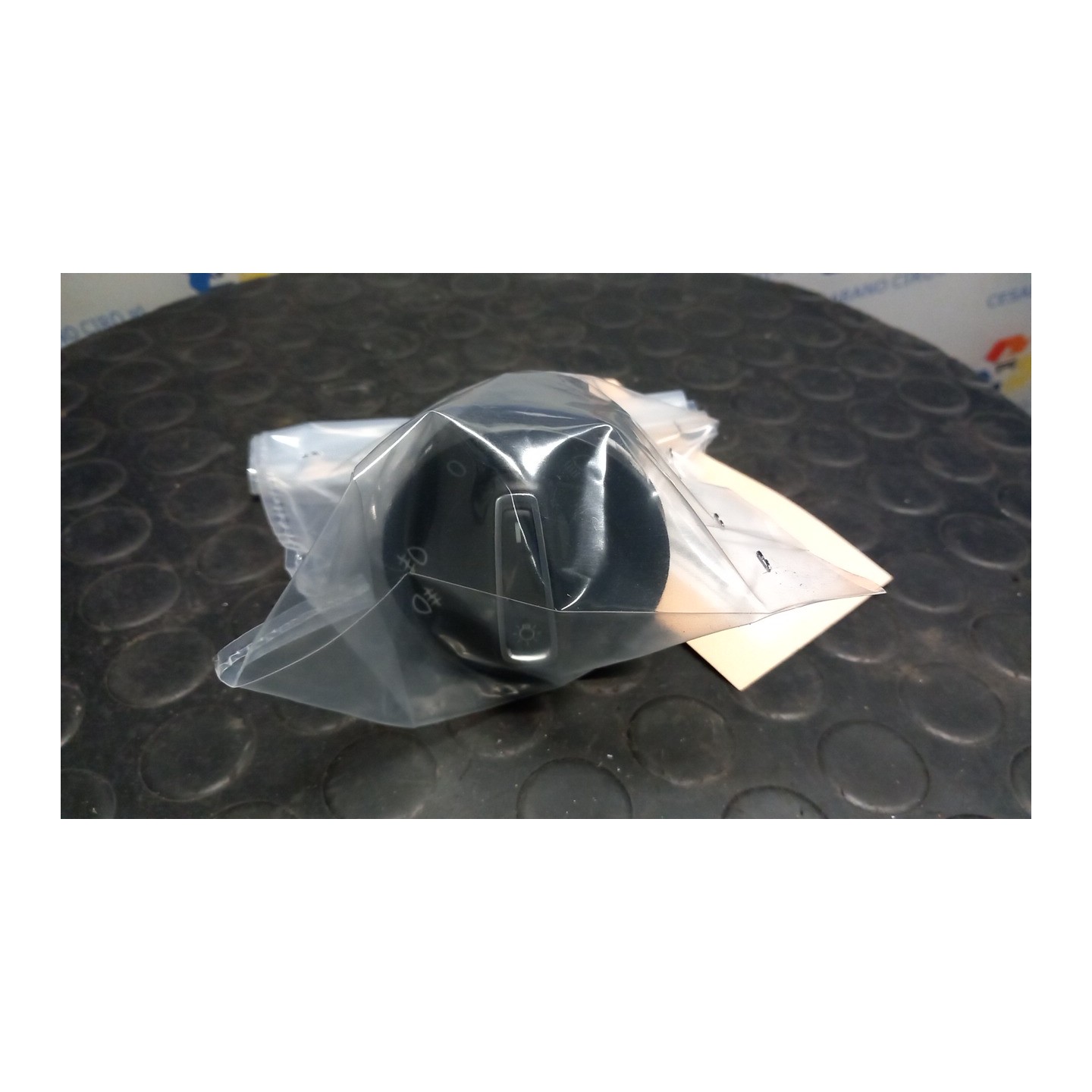 INTERRUTTORE BLOCCO COMANDO LUCI 135 VOLKSWAGEN GOLF (10/12-) CXX 5G0941431BDWZU