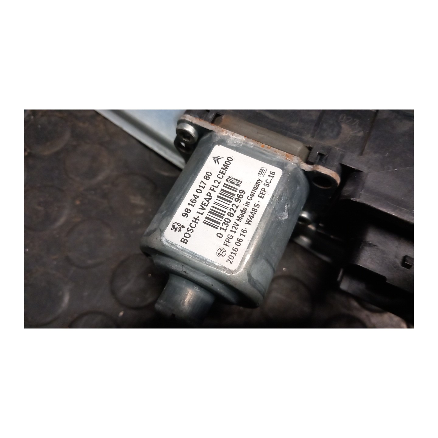 ALZACRISTALLO ELETTR. PORTA ANT. SX. 008 PEUGEOT 208 (04/15-06/20) HM01 9673154480