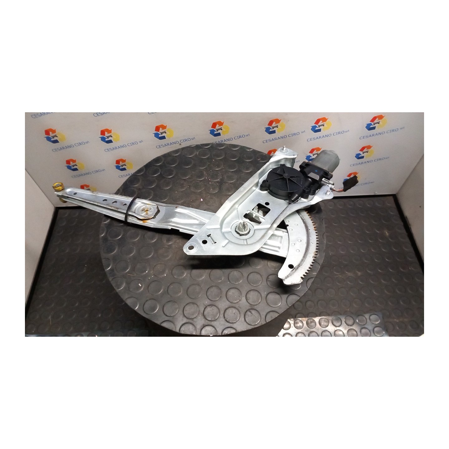 ALZACRISTALLO ELETTR. PORTA ANT. CON MOTORINO SX. 037 RENAULT KANGOO (04/03-03/09) K4MA7 8200188553