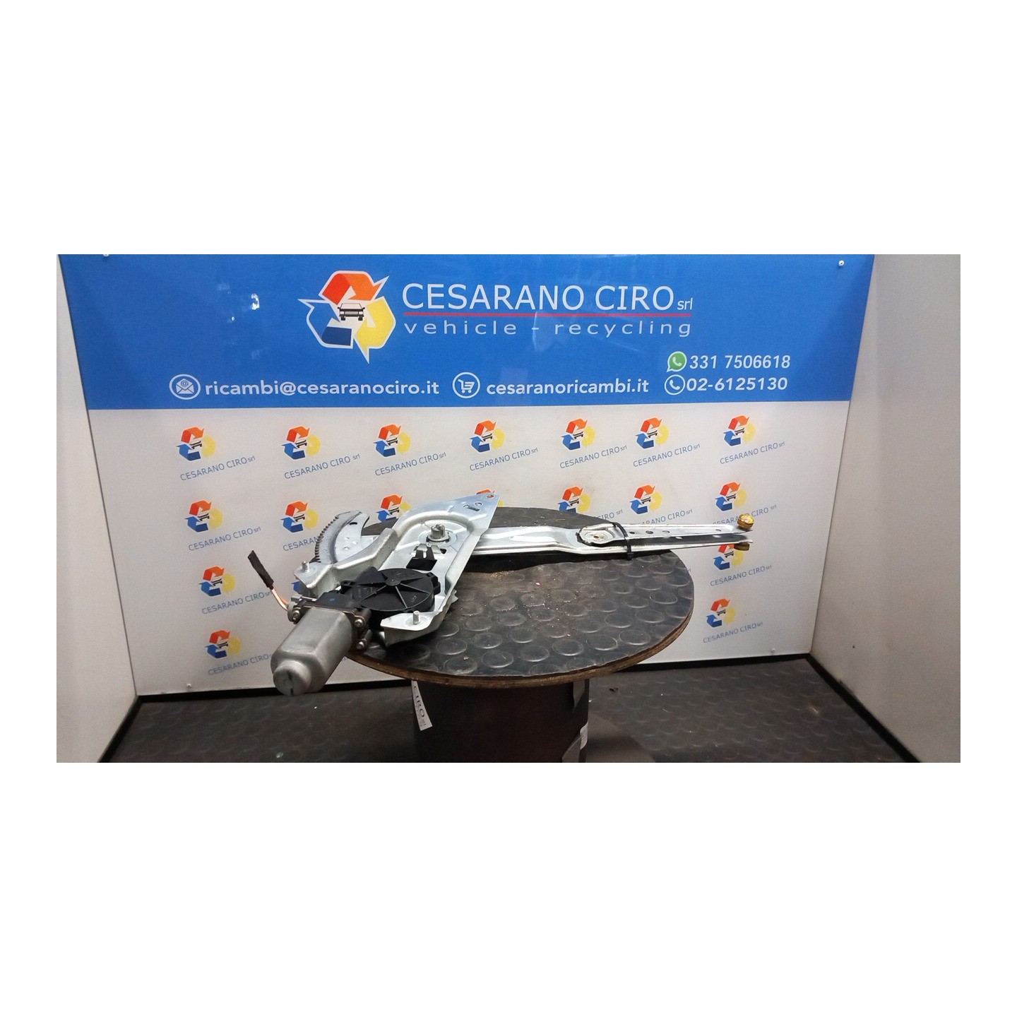 ALZACRISTALLO ELETTR. PORTA ANT. CON MOTORINO SX. 037 RENAULT KANGOO (04/03-03/09) K4MA7 8200188553