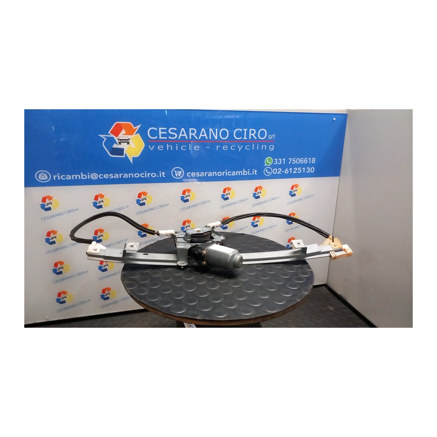 ALZACRISTALLO ELETTR. PORTA ANT. CON DX. 010 RENAULT CLIO 2A SERIE (05/01-11/10) D4FB7 7700842246